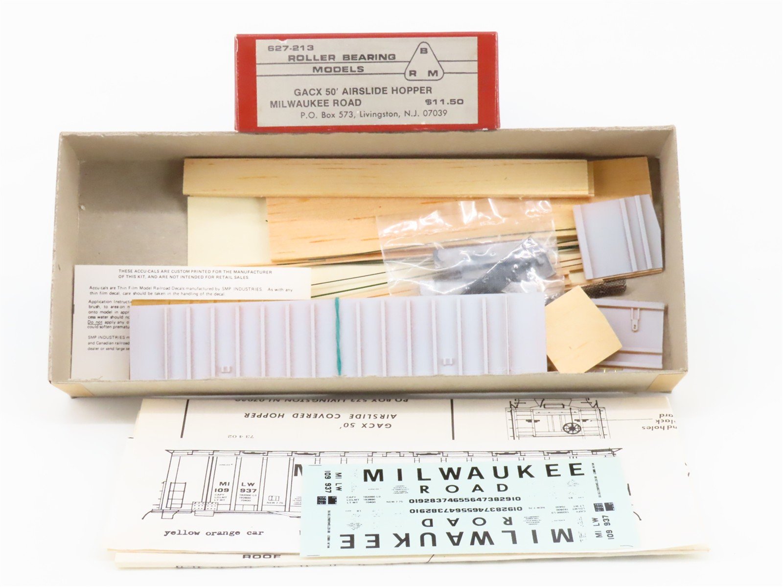 HO Scale Roller Bearing Models RBM Kit 627-213 MILW Milwaukee Road Hopper 109937