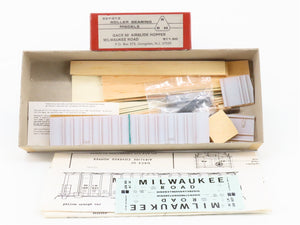 HO Scale Roller Bearing Models RBM Kit 627-213 MILW Milwaukee Road Hopper 109937