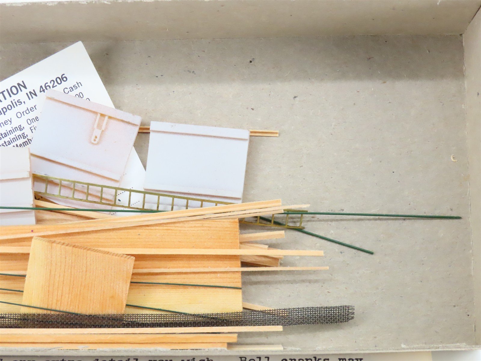 HO Scale Roller Bearing Models RBM Kit 627-211 Undecorated 50' Airslide Hopper