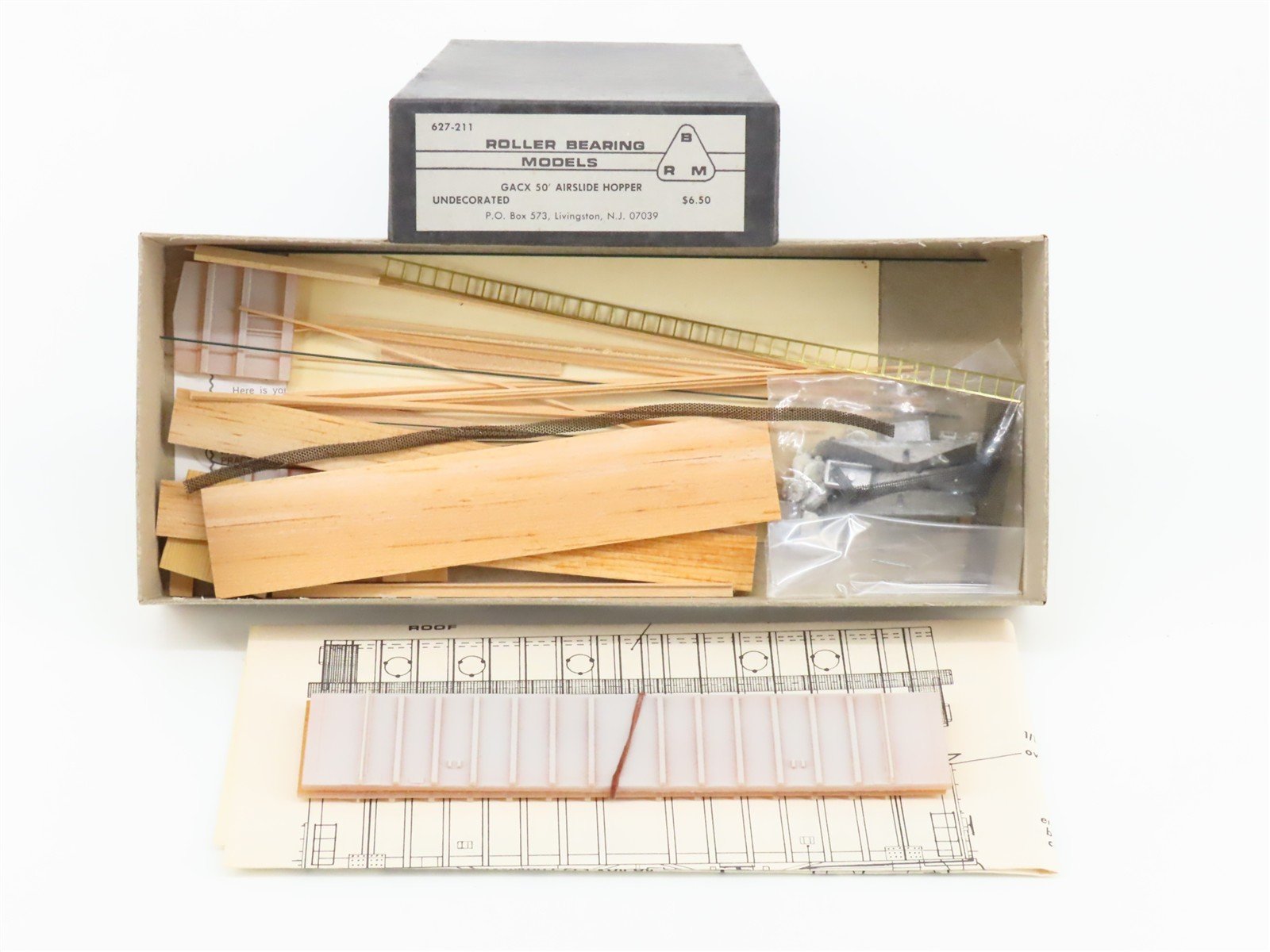 HO Scale Roller Bearing Models RBM Kit 627-211 Undecorated 50' Airslide Hopper