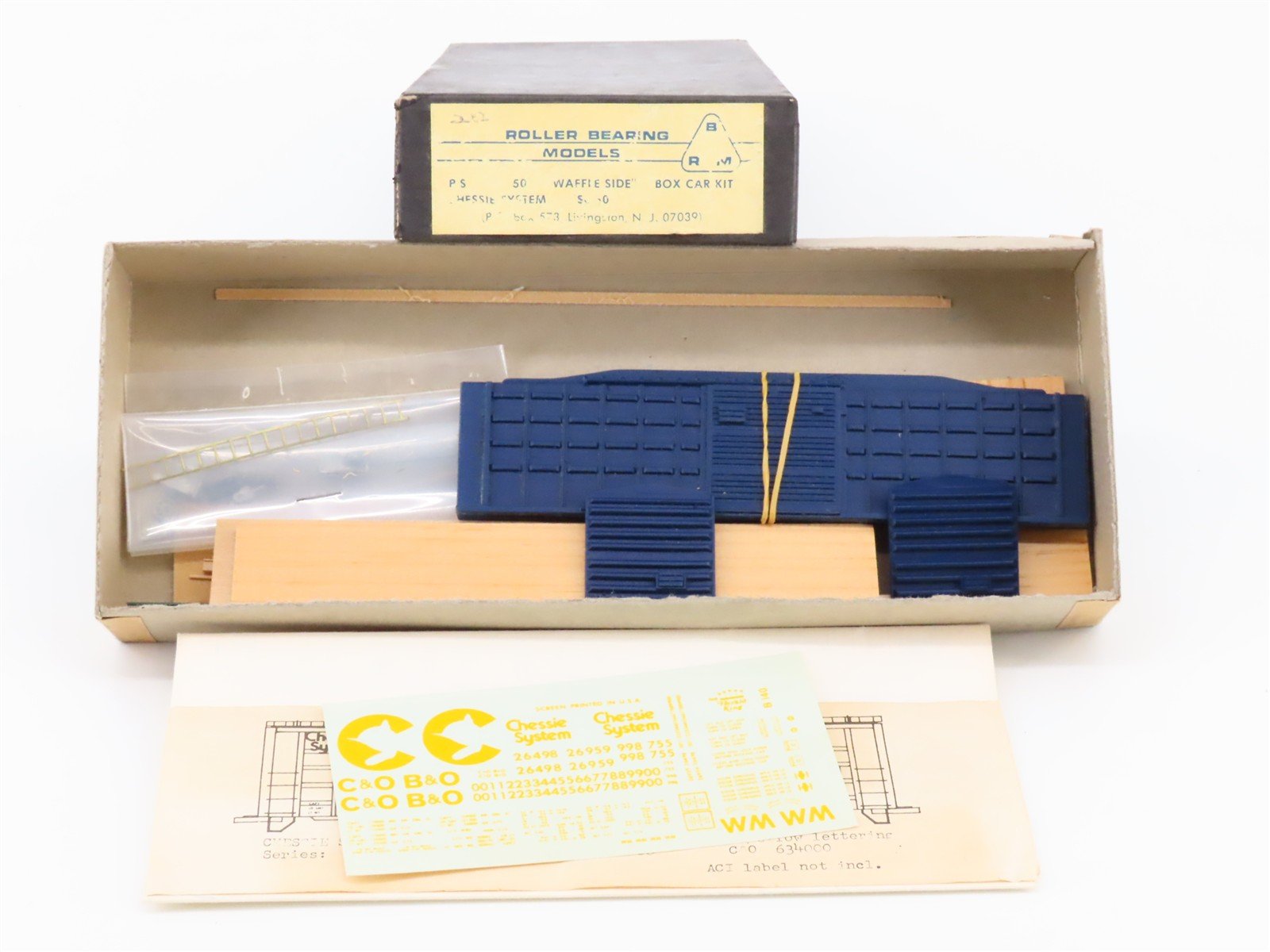 HO Scale Roller Bearing Models RBM Kit B&O Chessie System 50' Box Car #412765