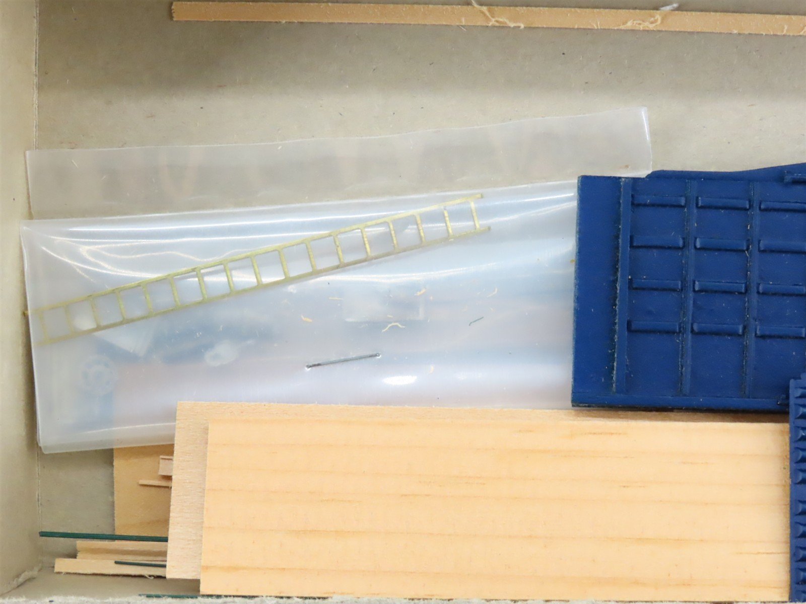 HO Scale Roller Bearing Models RBM Kit B&O Chessie System 50' Box Car #412765