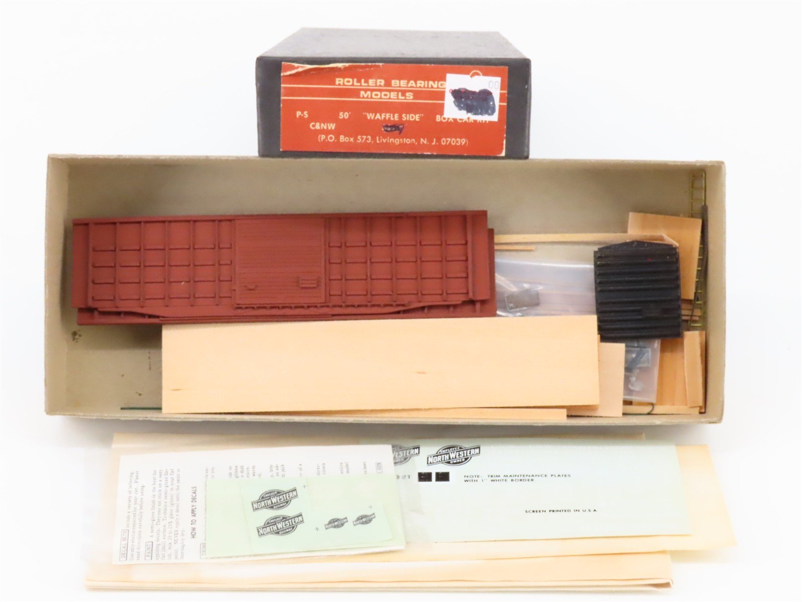 HO Scale Roller Bearing Models RBM Kit CNW Chicago North Western Box Car #161833