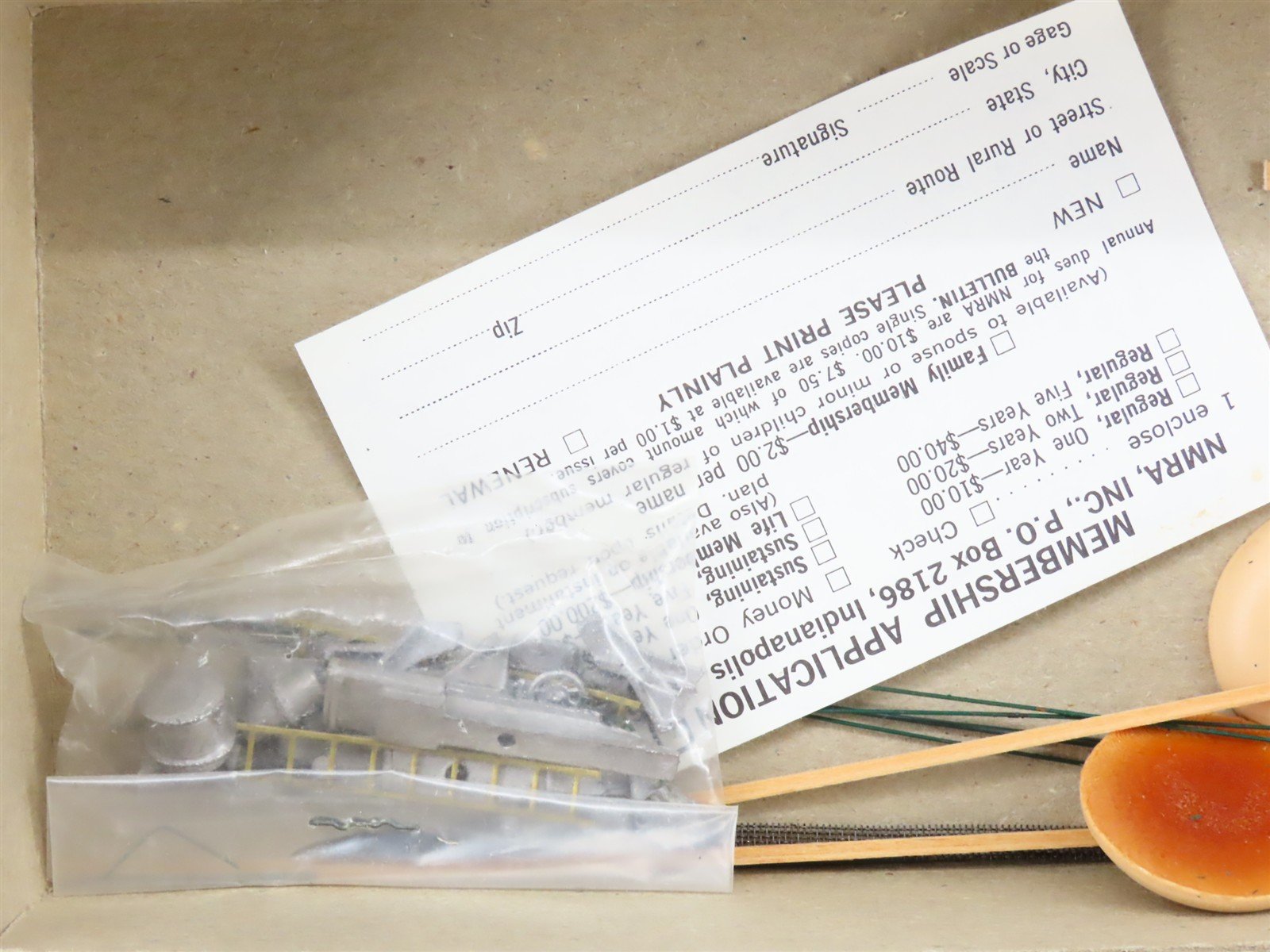 HO Roller Bearing Models RBM Kit 627-605 GATX BASF Wyandotte Beer Can Tank Car
