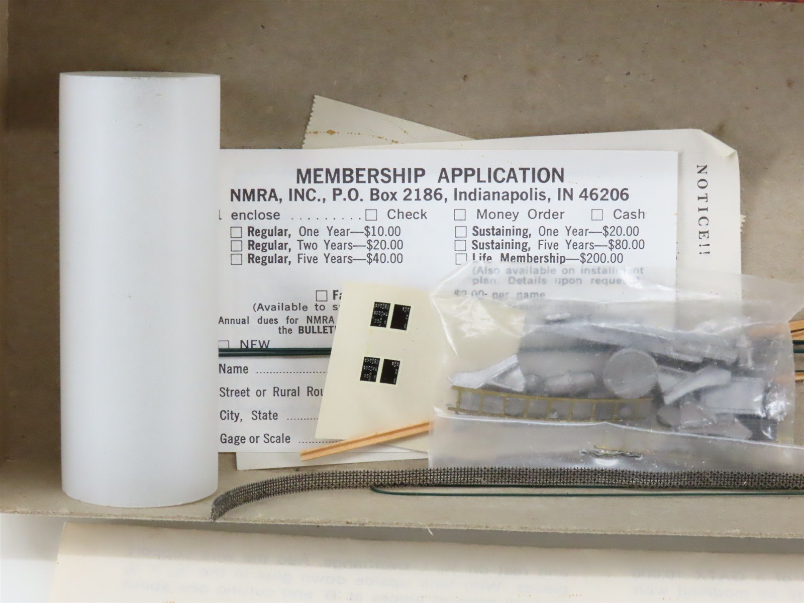 HO Scale Roller Bearing Models RBM Kit 627-606 GATX Dow Beer Can Tank Car