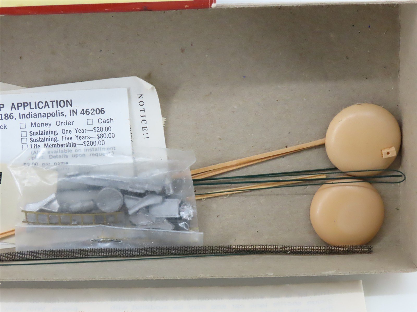 HO Scale Roller Bearing Models RBM Kit 627-606 GATX Dow Beer Can Tank Car