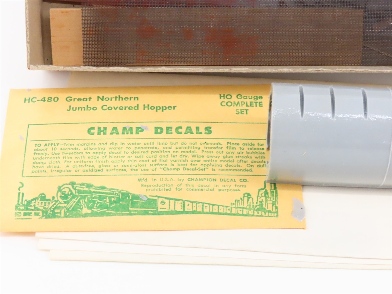 HO Scale Roller Bearing Models Kit 627-702 GN Great Northern Hopper #171029