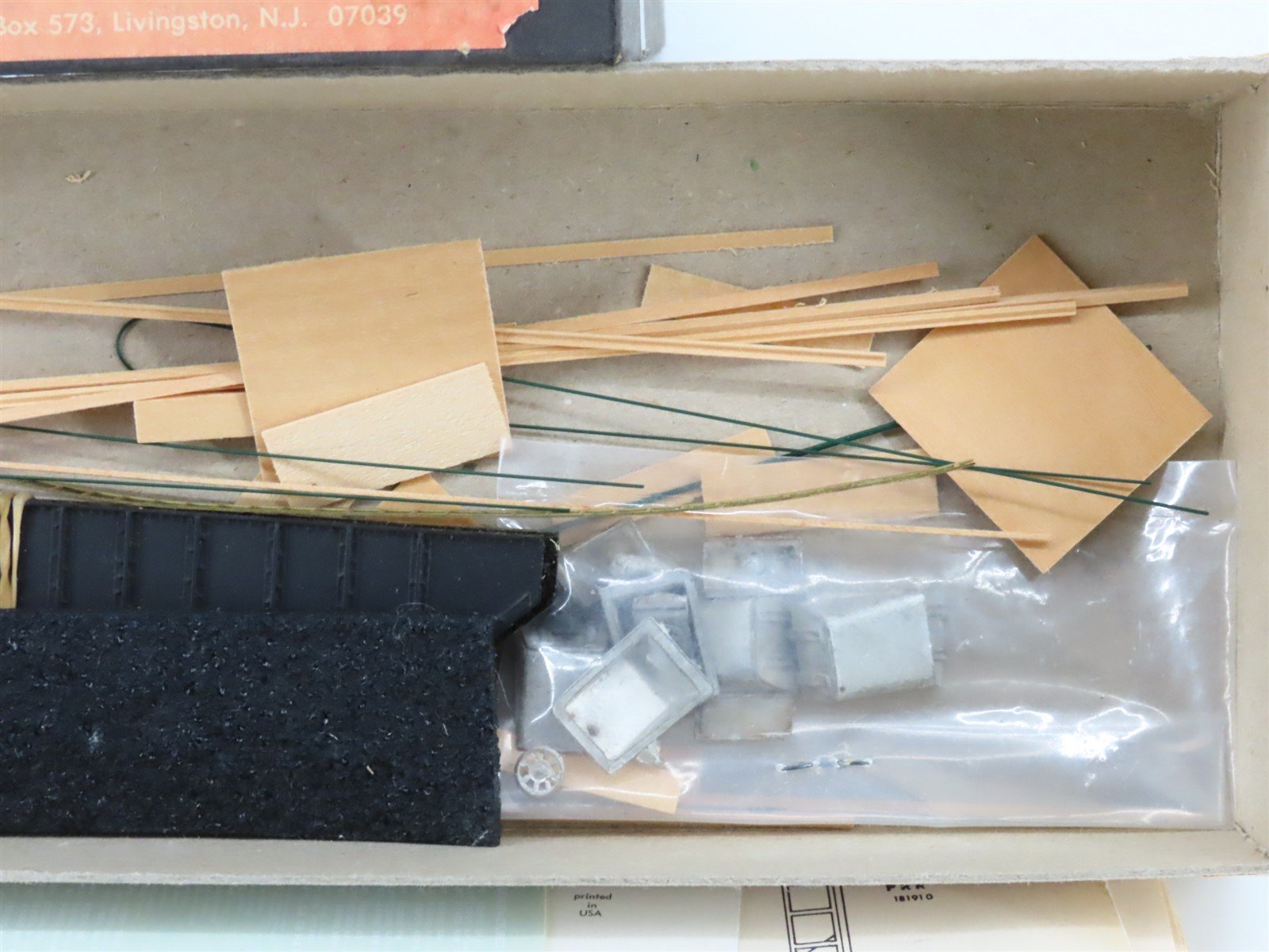 HO Scale Roller Bearing Models RBM Kit 627-302 PRR Pennsylvania Hopper #181910