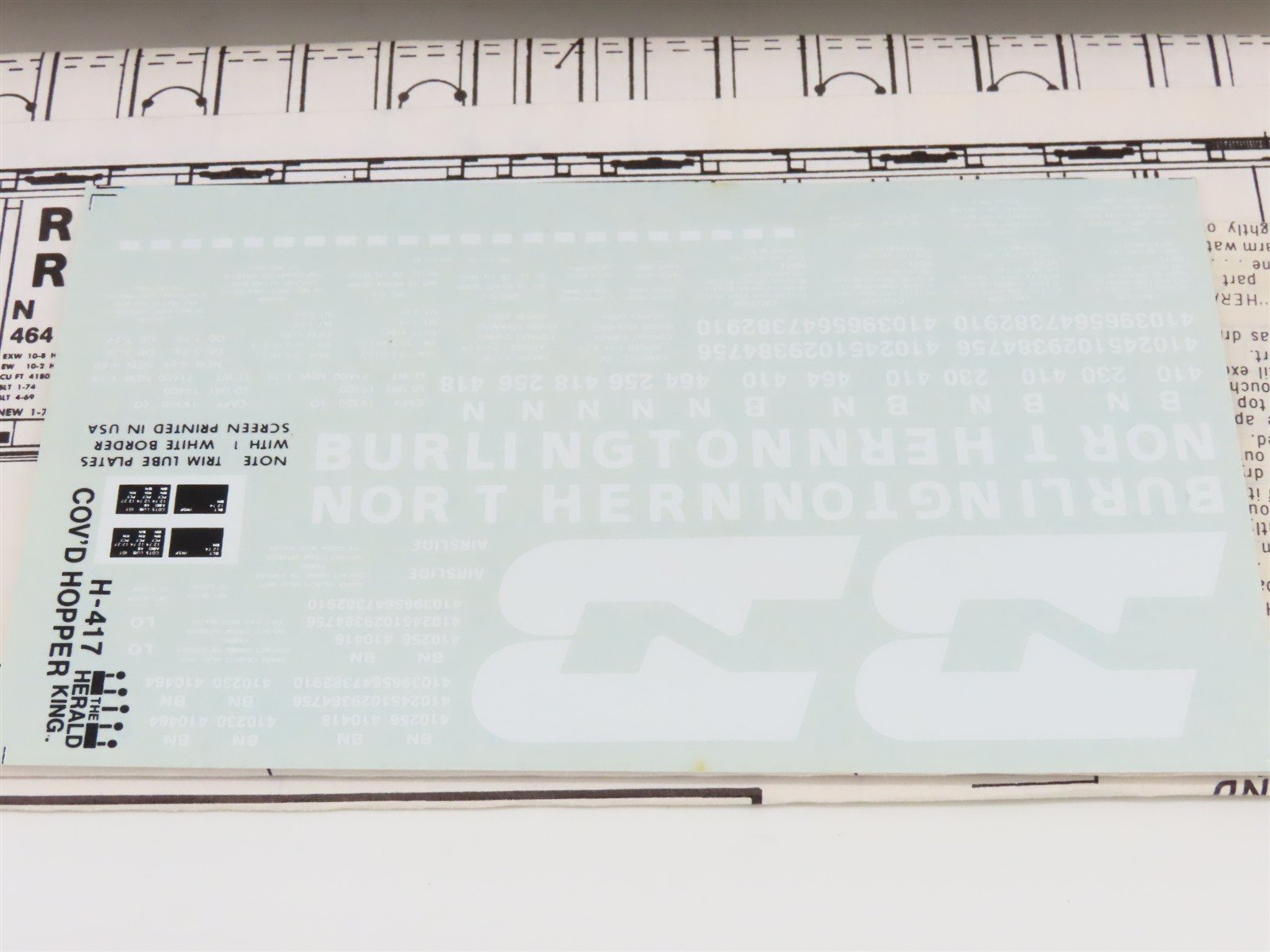 HO Scale Roller Bearing Models Kit 627-215 BN Burlington Northern Hopper #410464