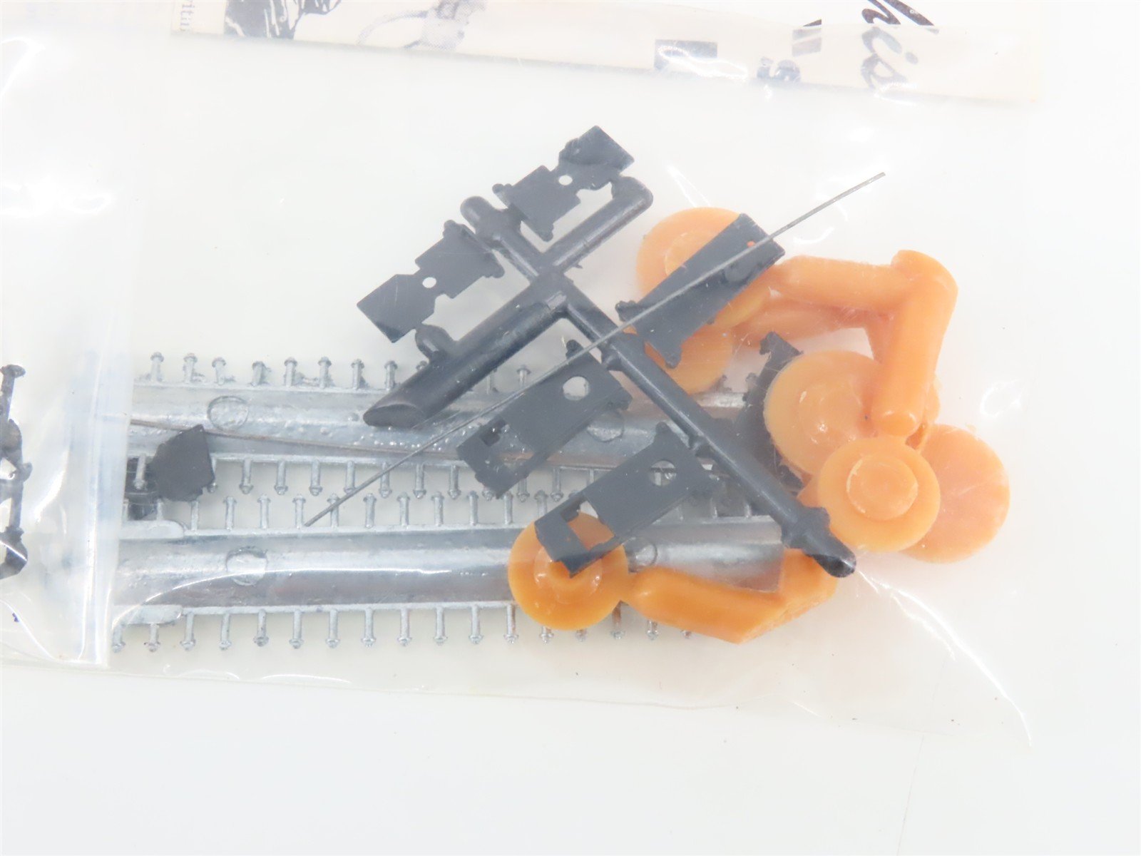 HO Scale Kadee Kit L-102-B Unlettered 42' Skeleton Log Car