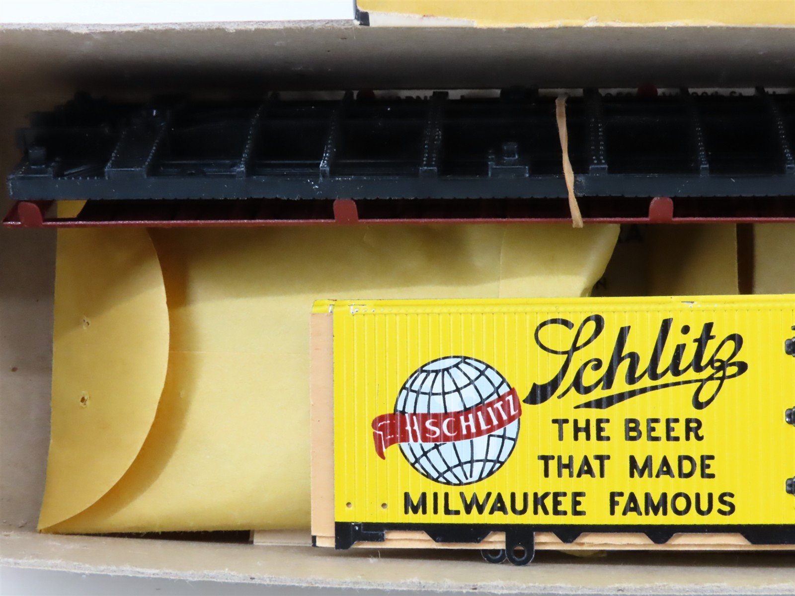 HO Scale Varney Kit RW-6 URTC Schlitz Beer Reefer #3765