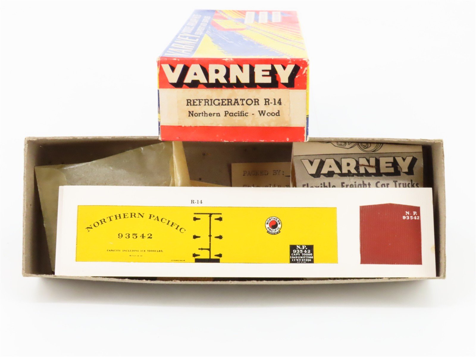HO Scale Varney Kit R-14 NP Northern Pacific Railroad Wood Reefer #93542