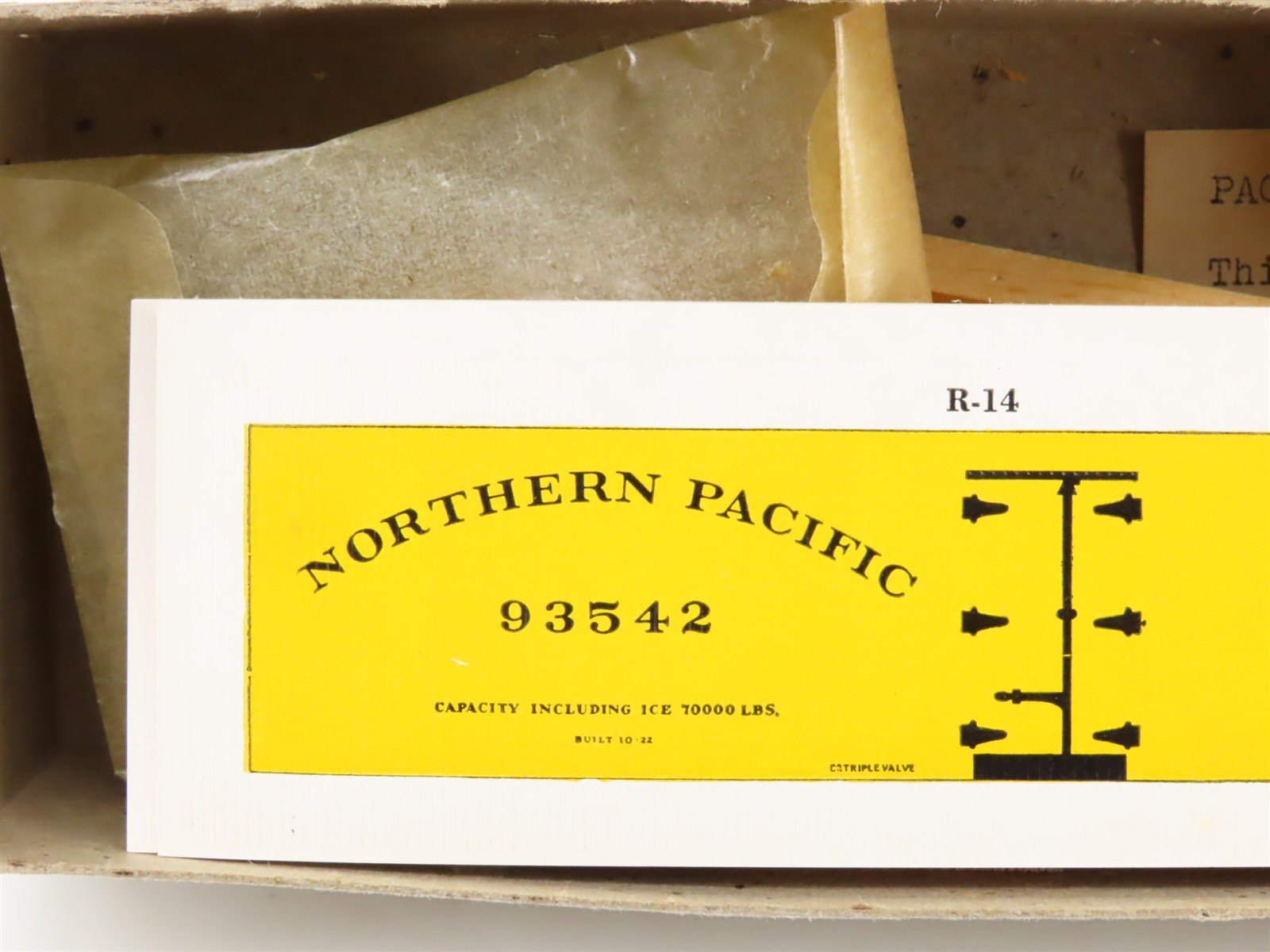 HO Scale Varney Kit R-14 NP Northern Pacific Railroad Wood Reefer #93542