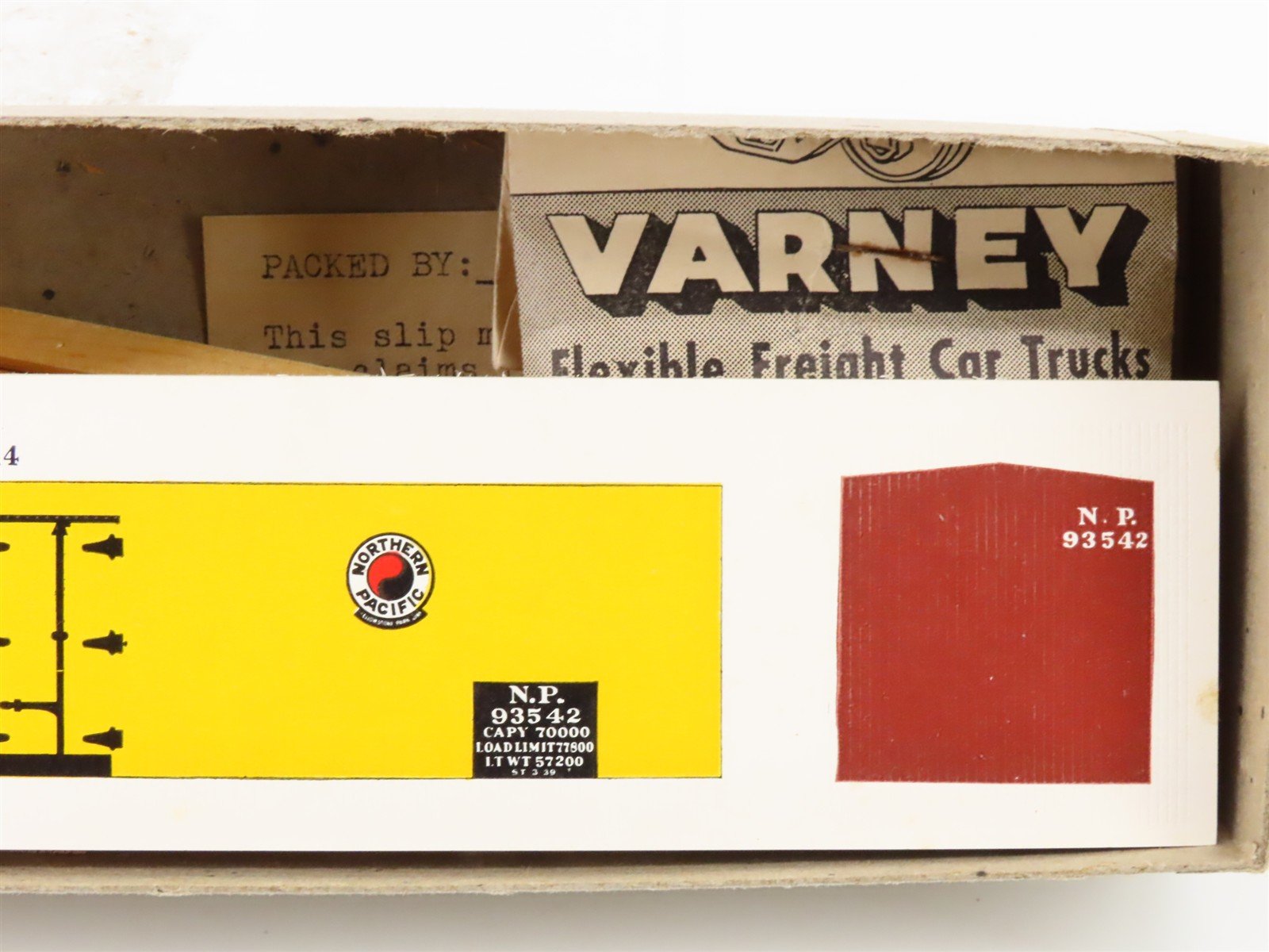 HO Scale Varney Kit R-14 NP Northern Pacific Railroad Wood Reefer #93542