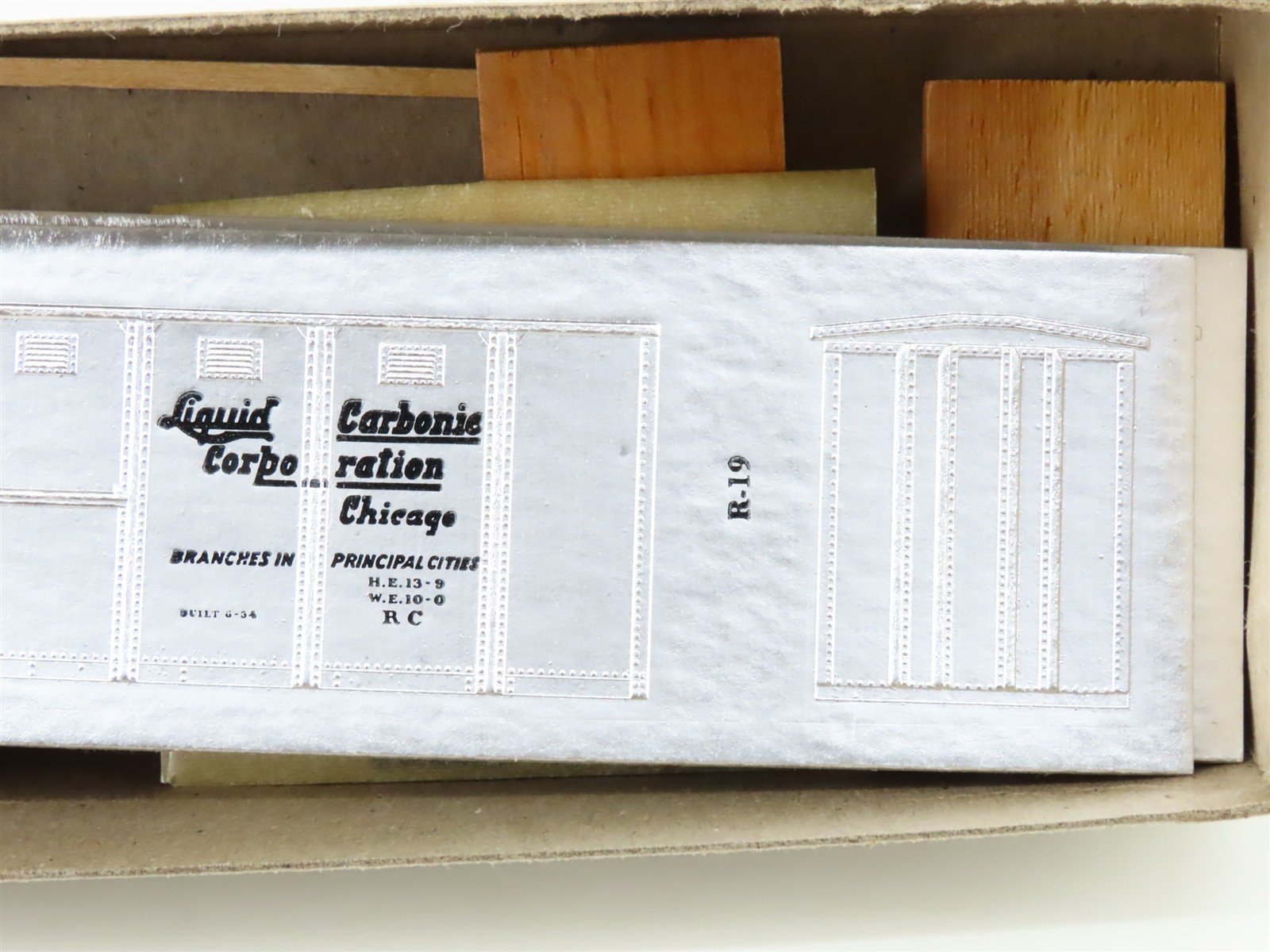 HO Scale Varney Kit R-19 LCIX Liquid Carbonic Dry Ice Reefer #1003