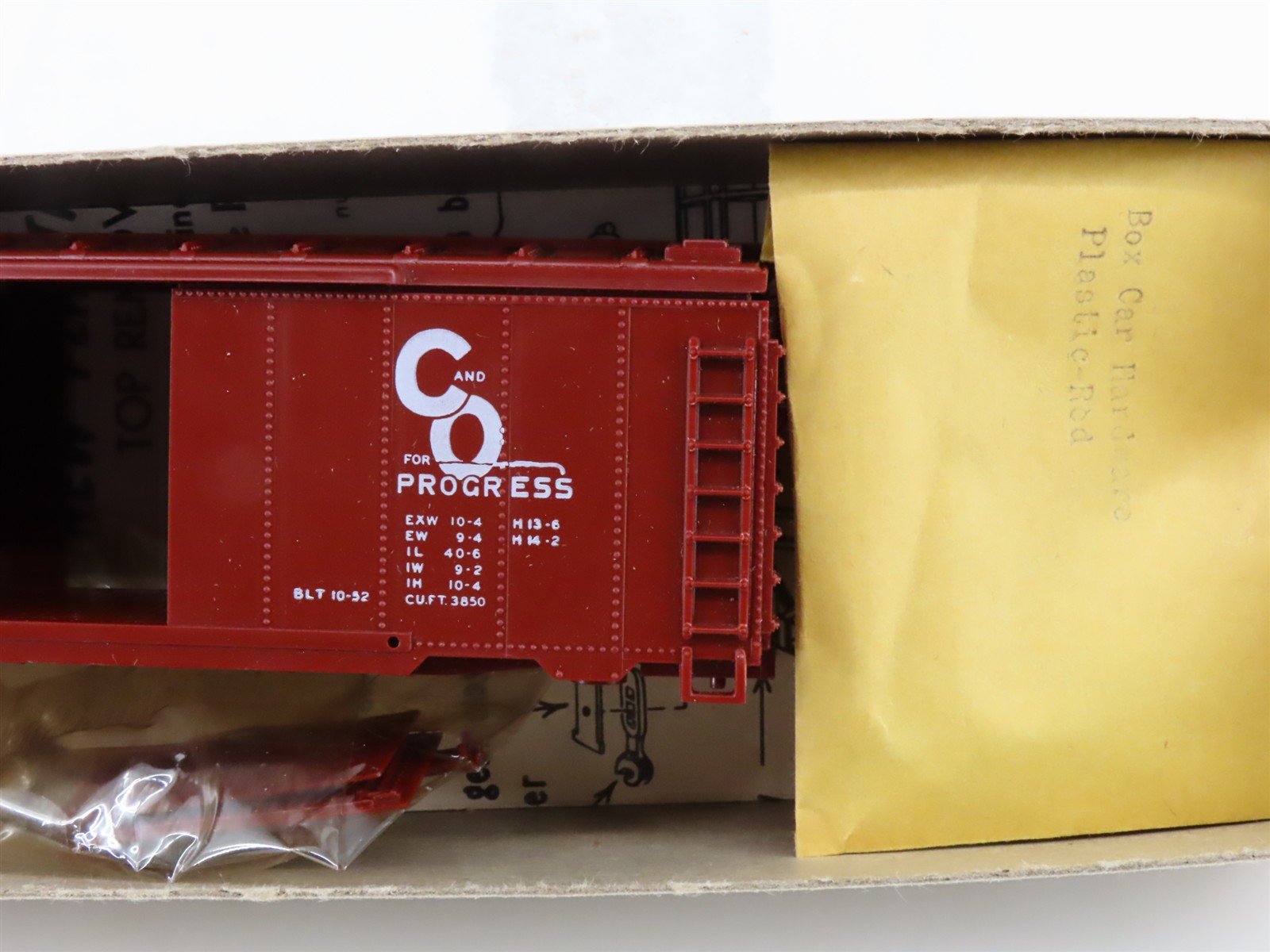 HO Scale Varney Kit B-100 C&O Chesapeake & Ohio Single Door Box Car #2742