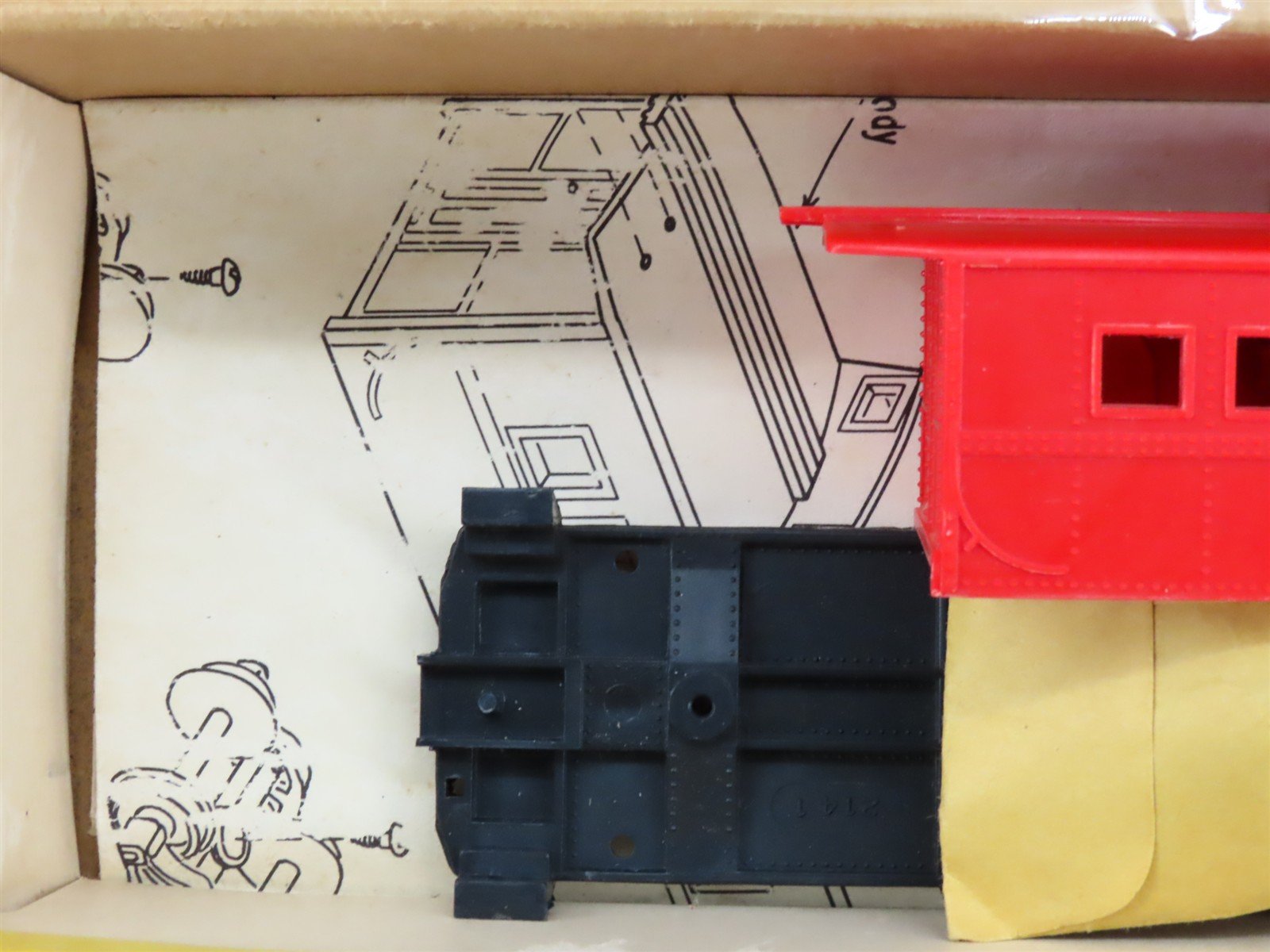 HO Scale Varney Kit C-3 Unlettered Cupola Caboose