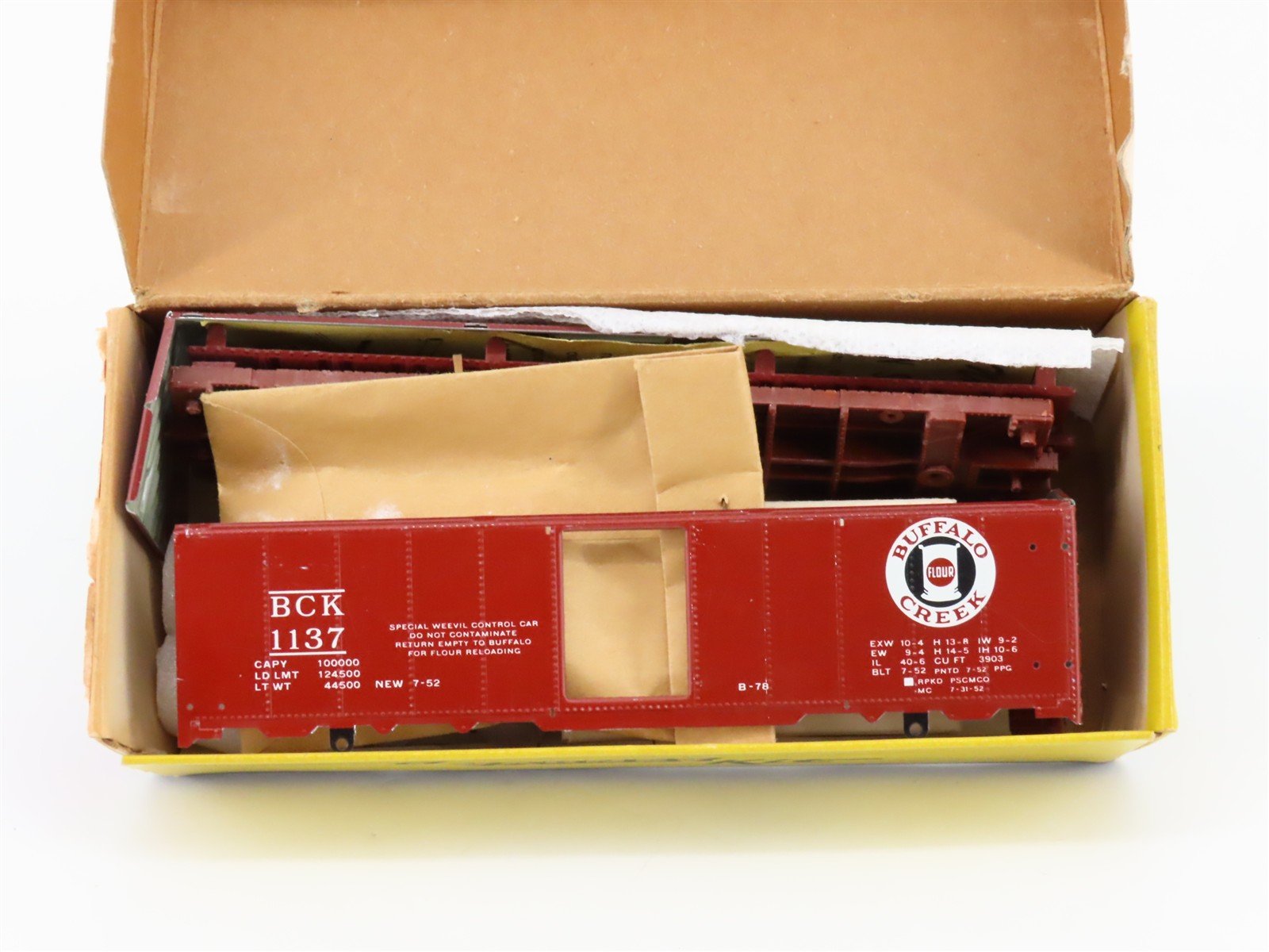 HO Scale Varney Kit B-78 BCK Buffalo Creek Steel Single Door Box Car #1137