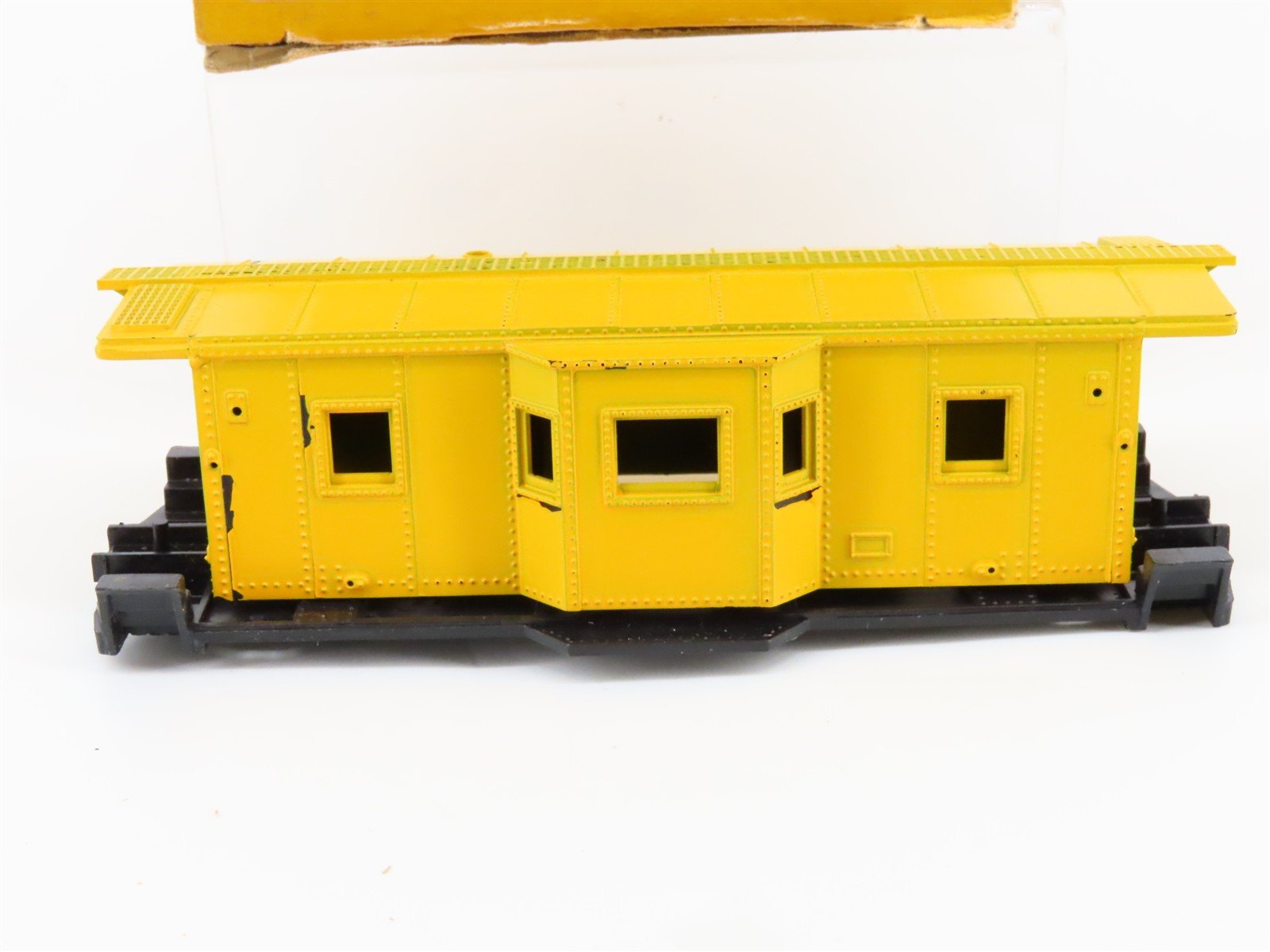 HO Scale Varney Kit C-105 Unlettered Bay Window Caboose