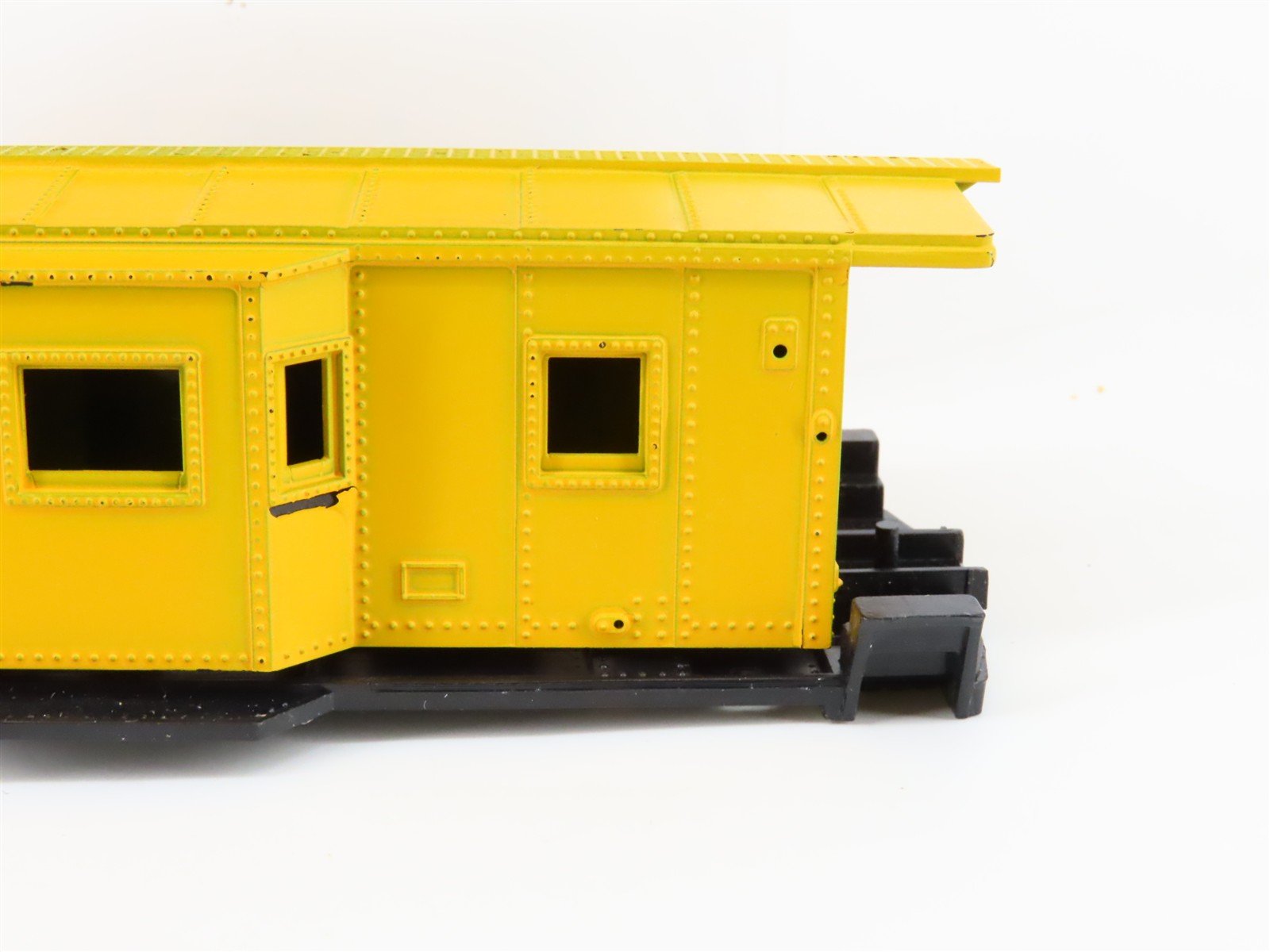 HO Scale Varney Kit C-105 Unlettered Bay Window Caboose