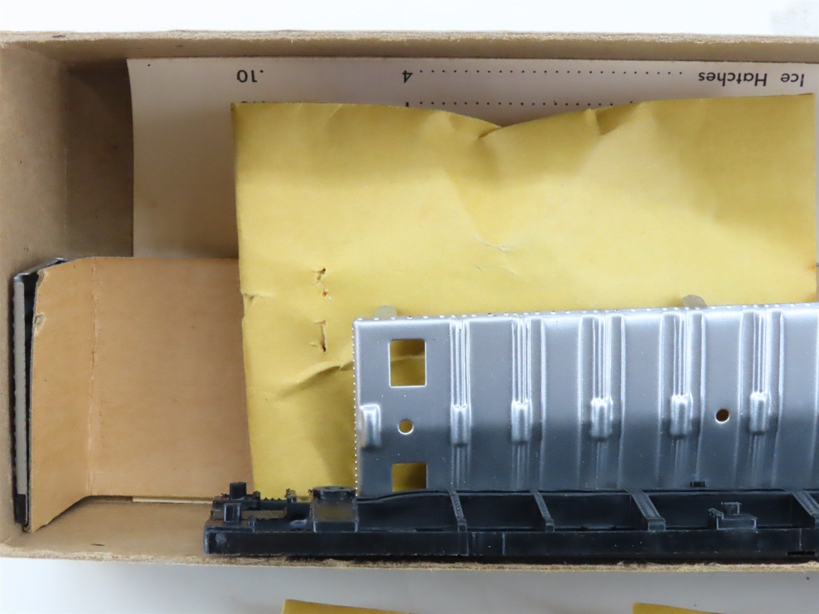 HO Scale Varney Kit R-45 NPMX Northern Pacific Railroad Steel Reefer #101