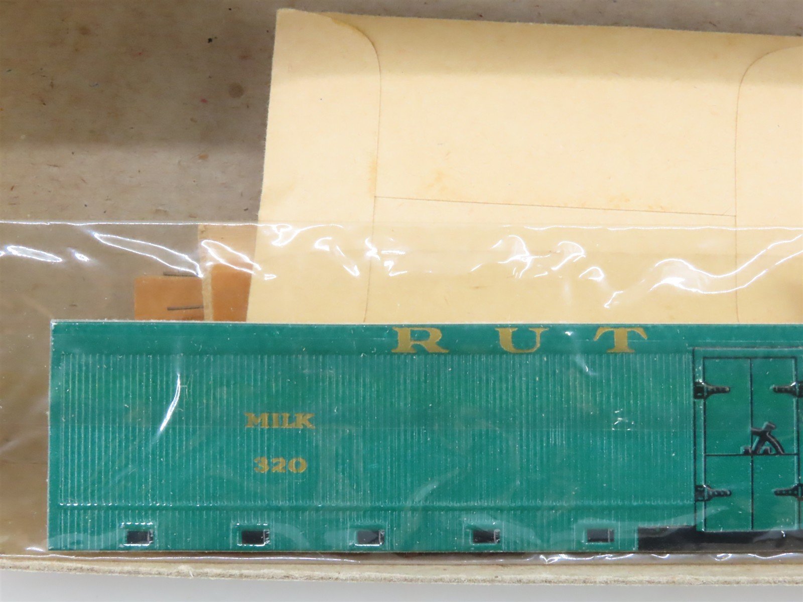HO Scale Laconia Kit #320 RUT Rutland Railroad Milk Reefer #320