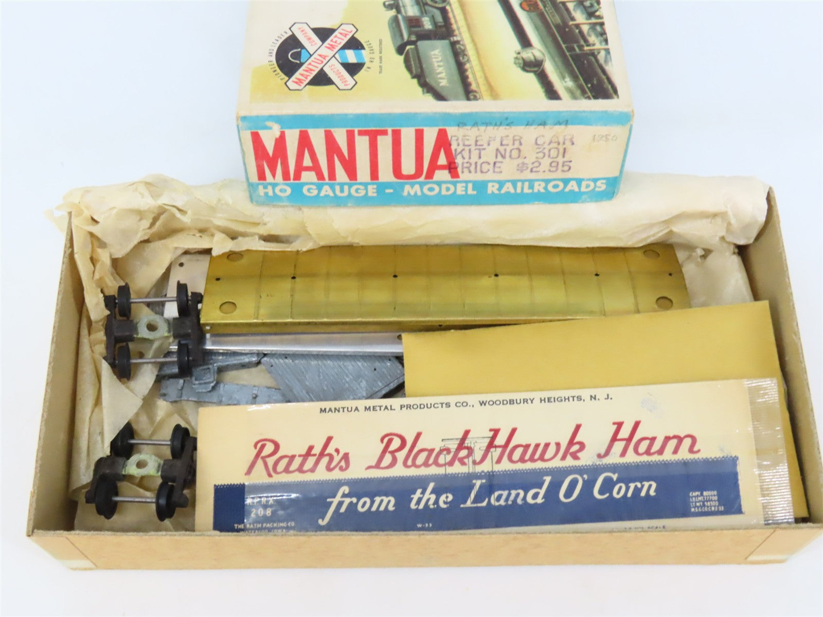 HO Scale Mantua Kit No. 301 RPRX Rath's Black Hawk Ham Reefer #208