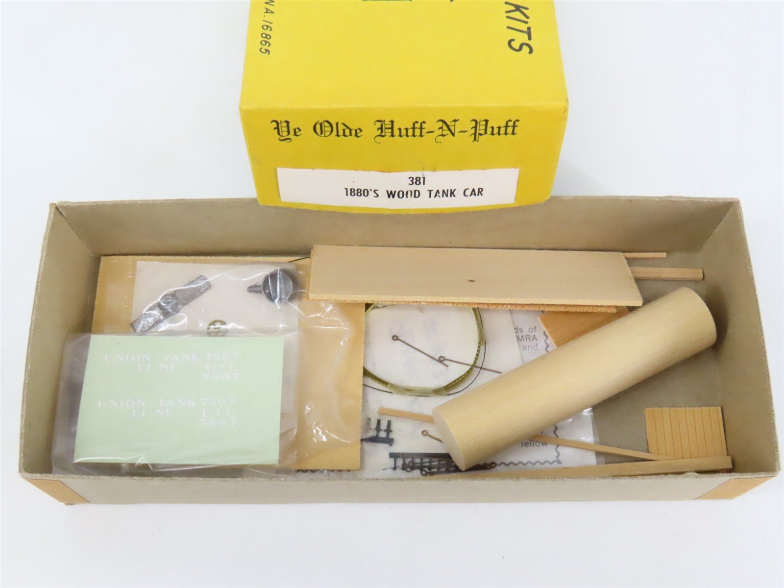 HO Scale Ye Olde Huff-N-Puff Kit 381 UTL Union Tank Line Wood Tank Car #7507