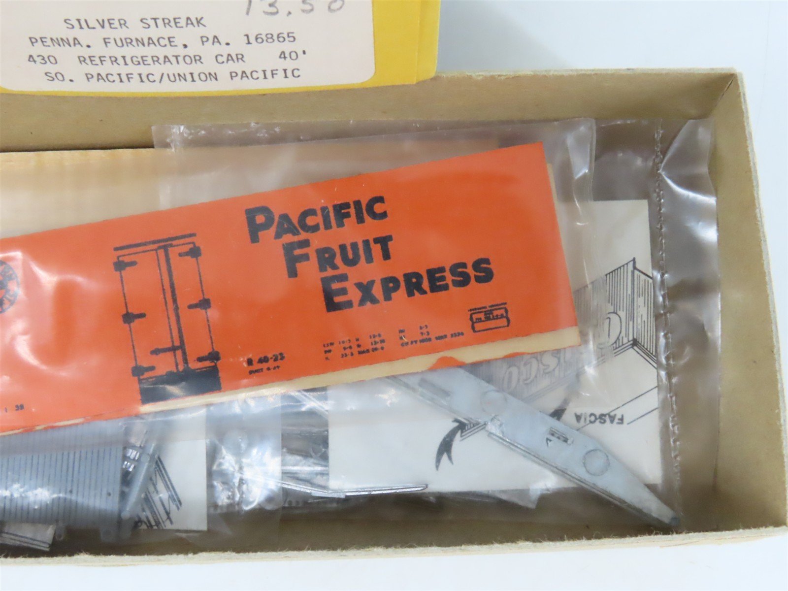 HO Scale Ye Olde Huff-N-Puff Silver Streak Kit 430 UP SP PFE Reefer #30125