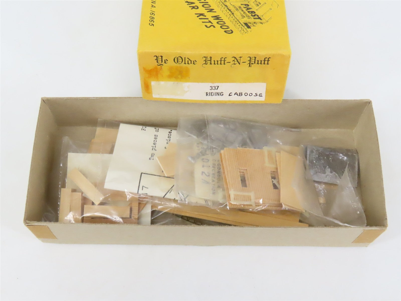 HO Scale Ye Olde Huff-N-Puff Kit 337 Undecorated Riding Caboose