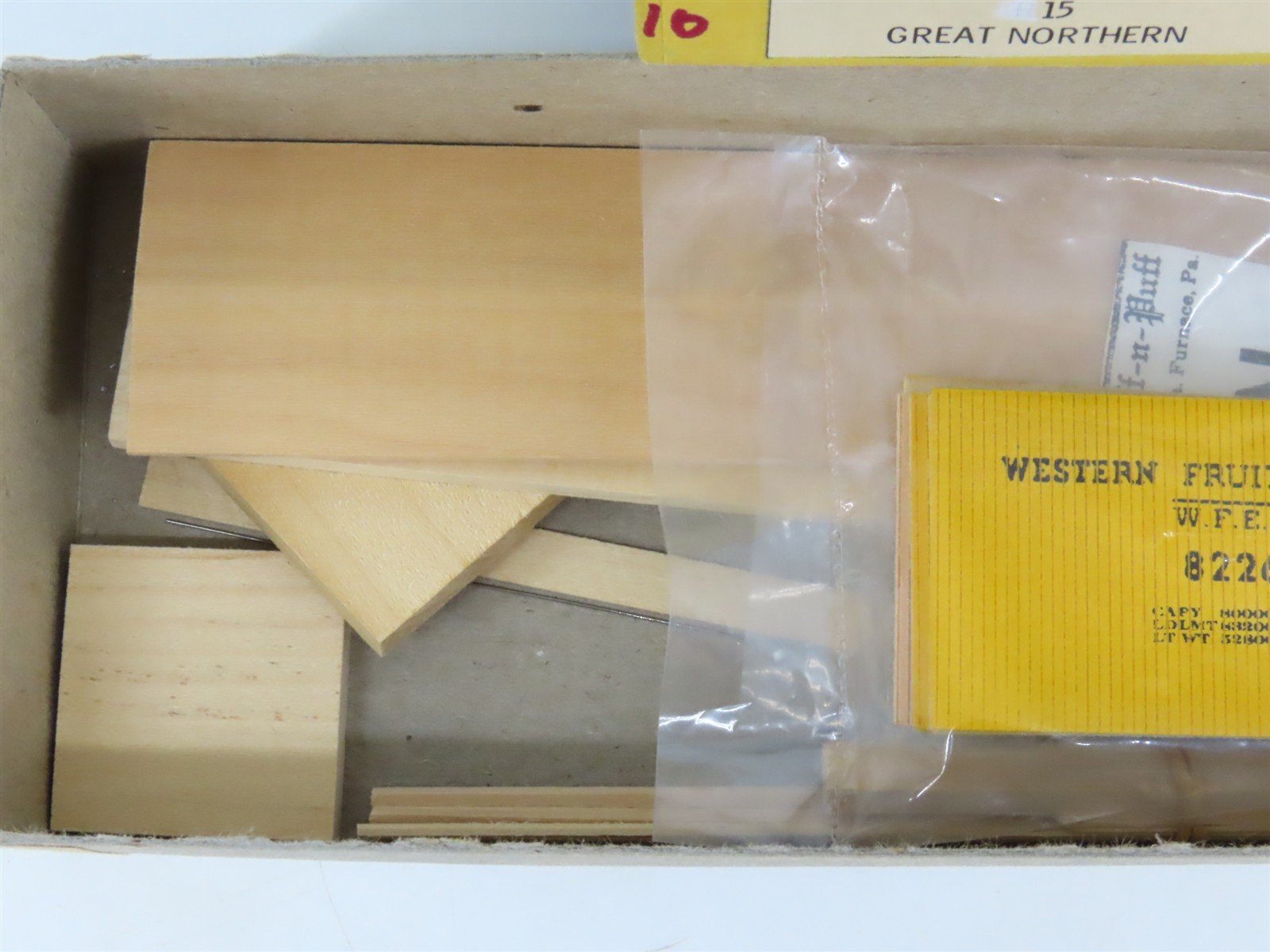 HO Scale Ye Olde Huff-N-Puff Kit 15 WFEX GN Great Northern Railway Reefer #8226