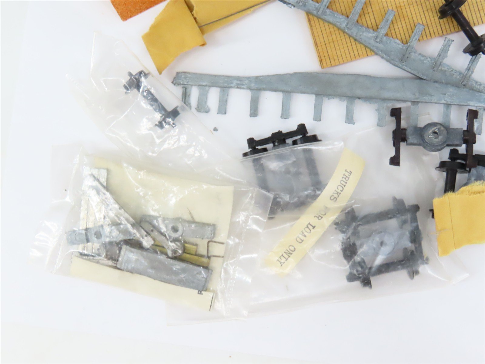 HO Scale Ye Olde Huff-N-Puff Kit WK-36 Work Train Gondola
