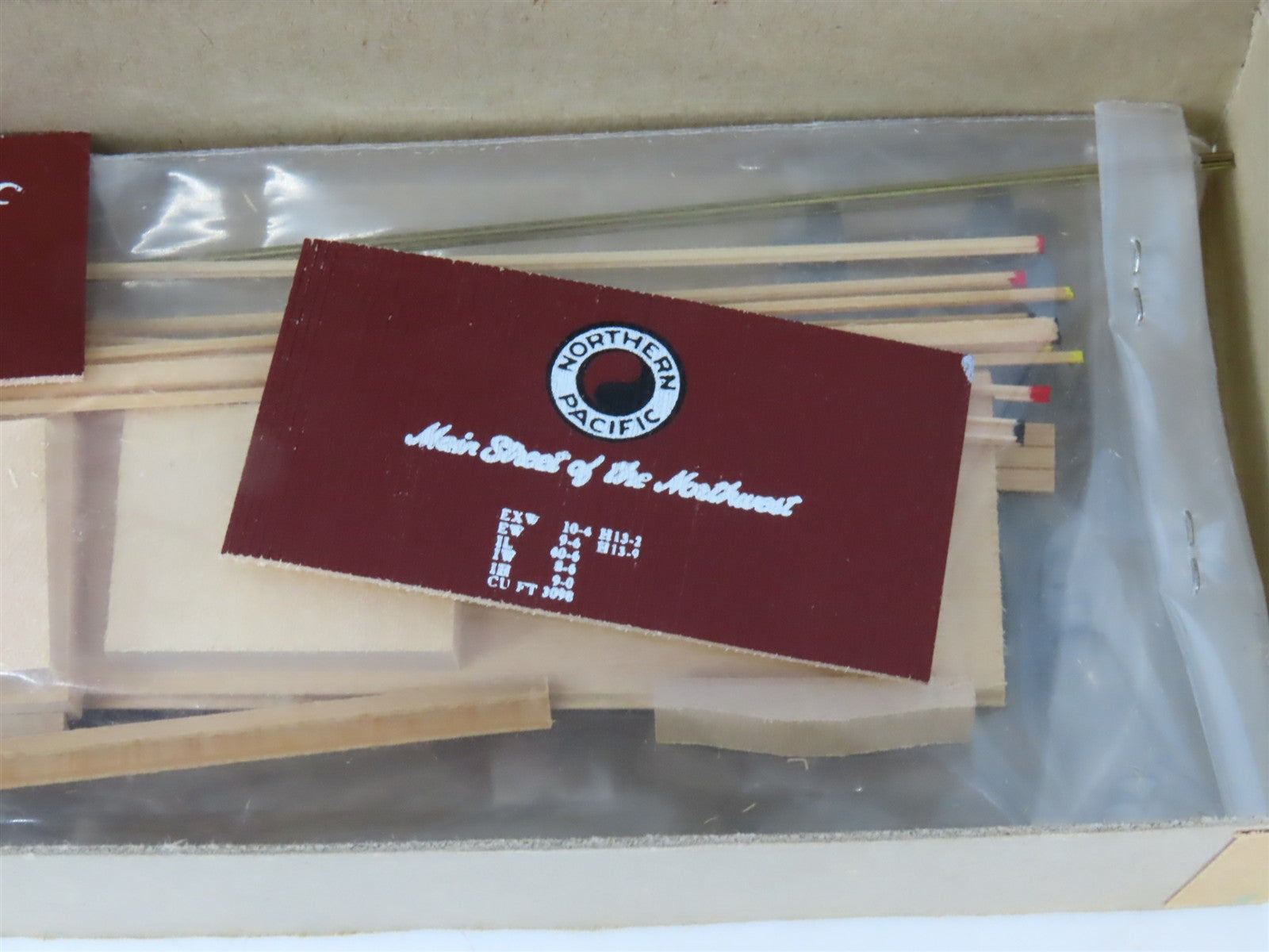 HO Scale Marker Light Models Kit NP Northern Pacific Railroad Box Car #5675