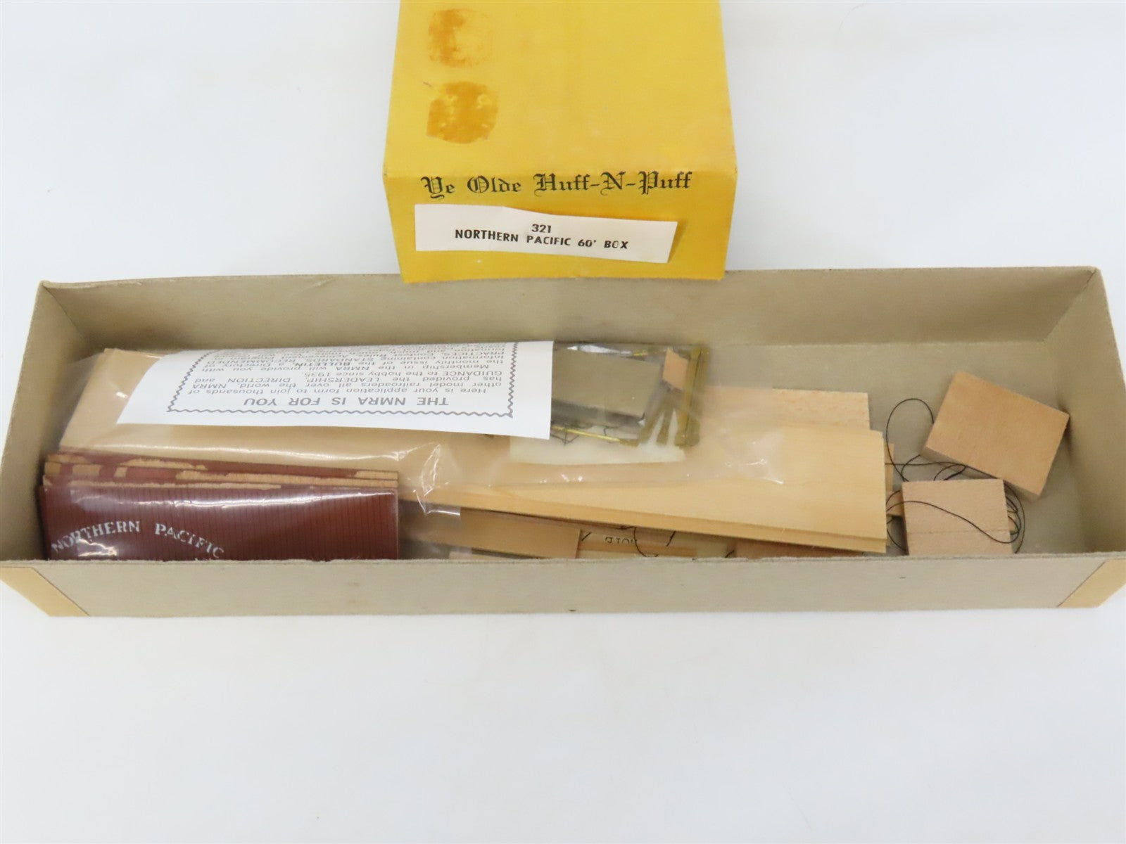 HO Scale Ye Olde Huff-N-Puff Kit 321 NP Northern Pacific 60' Box Car #101025