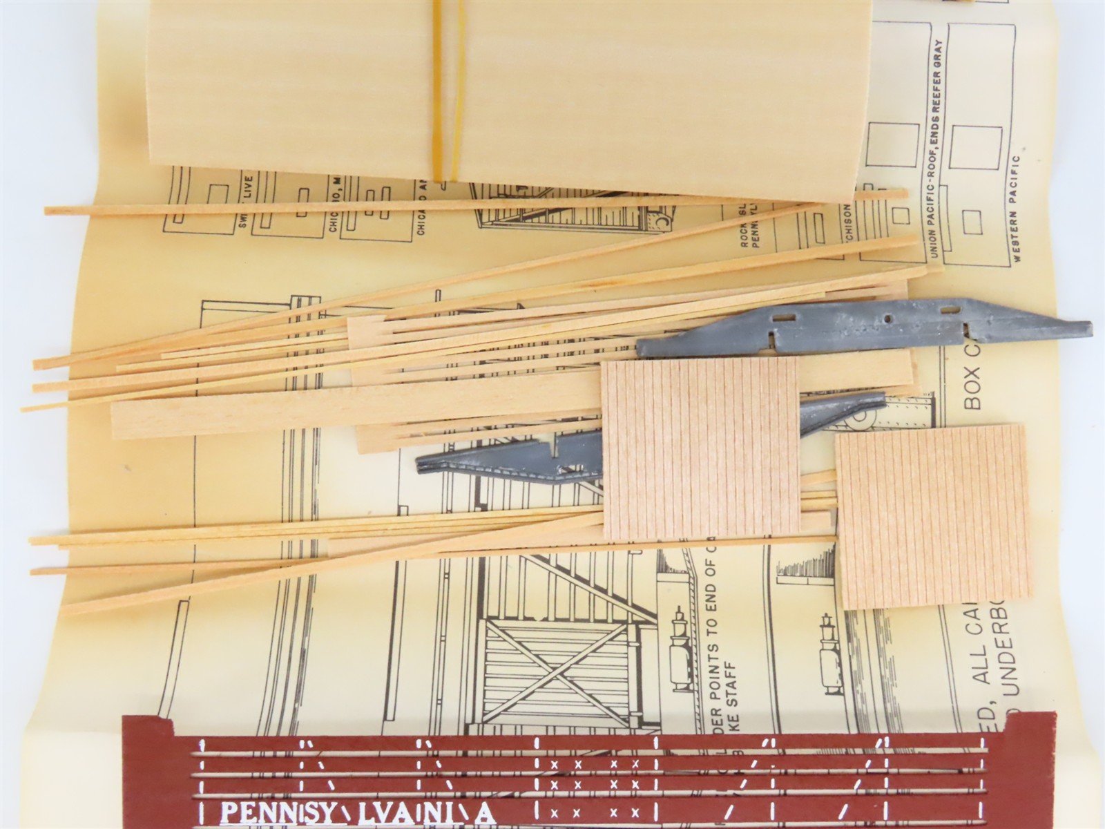 HO Scale Main Line Models Kit CC-6 PRR Pennsylvania 36' Cattle Car #17531