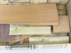HO Scale Main Line Models Kit CB&Q Burlington Route 40' Box Car #1302545