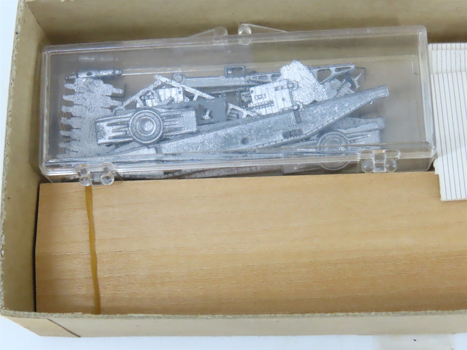 HO Scale Main Line Models Kit MER Mid-Eastern Region Reefer #1946