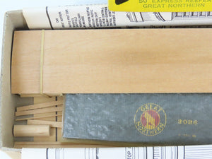 HO Scale Main Line Models Kit GN Great Northern Railway 50' Express Reefer #2026