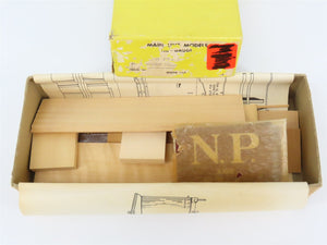HO Scale Main Line Models Kit NP Northern Pacific Railroad Reefer #6100