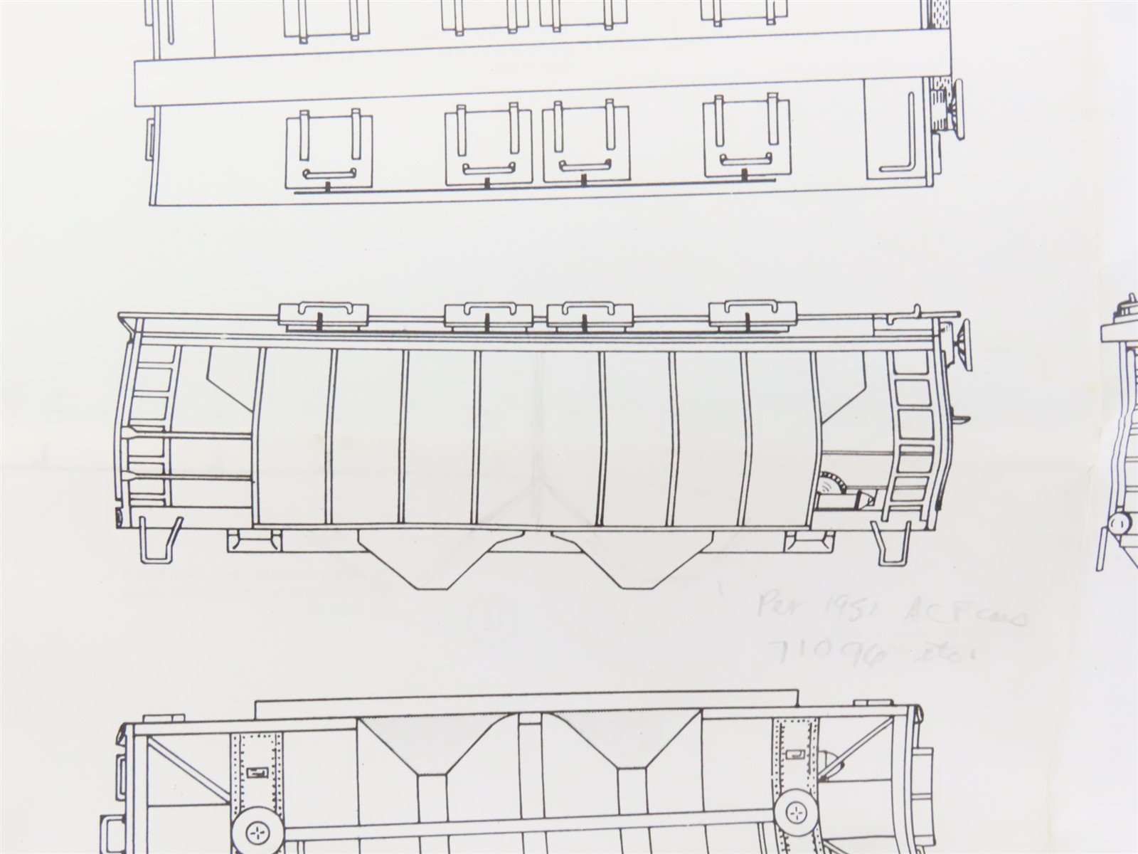 HO Scale Main Line Models Kit CH-7 GN Great Northern 31' Covered Hopper #74003