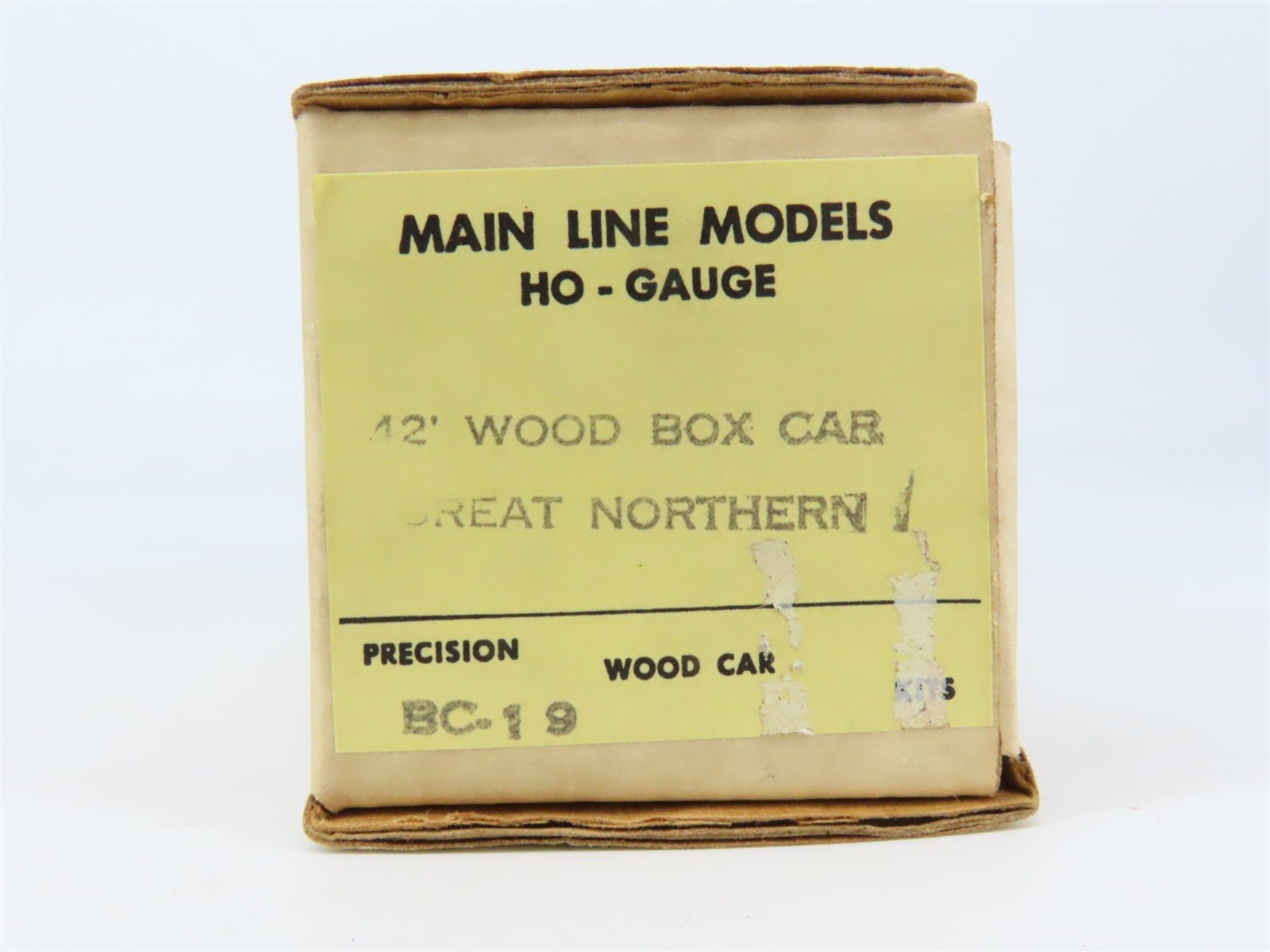 HO Scale Main Line Models Kit BC-19 GN Great Northern 42' Wood Box Car #51899