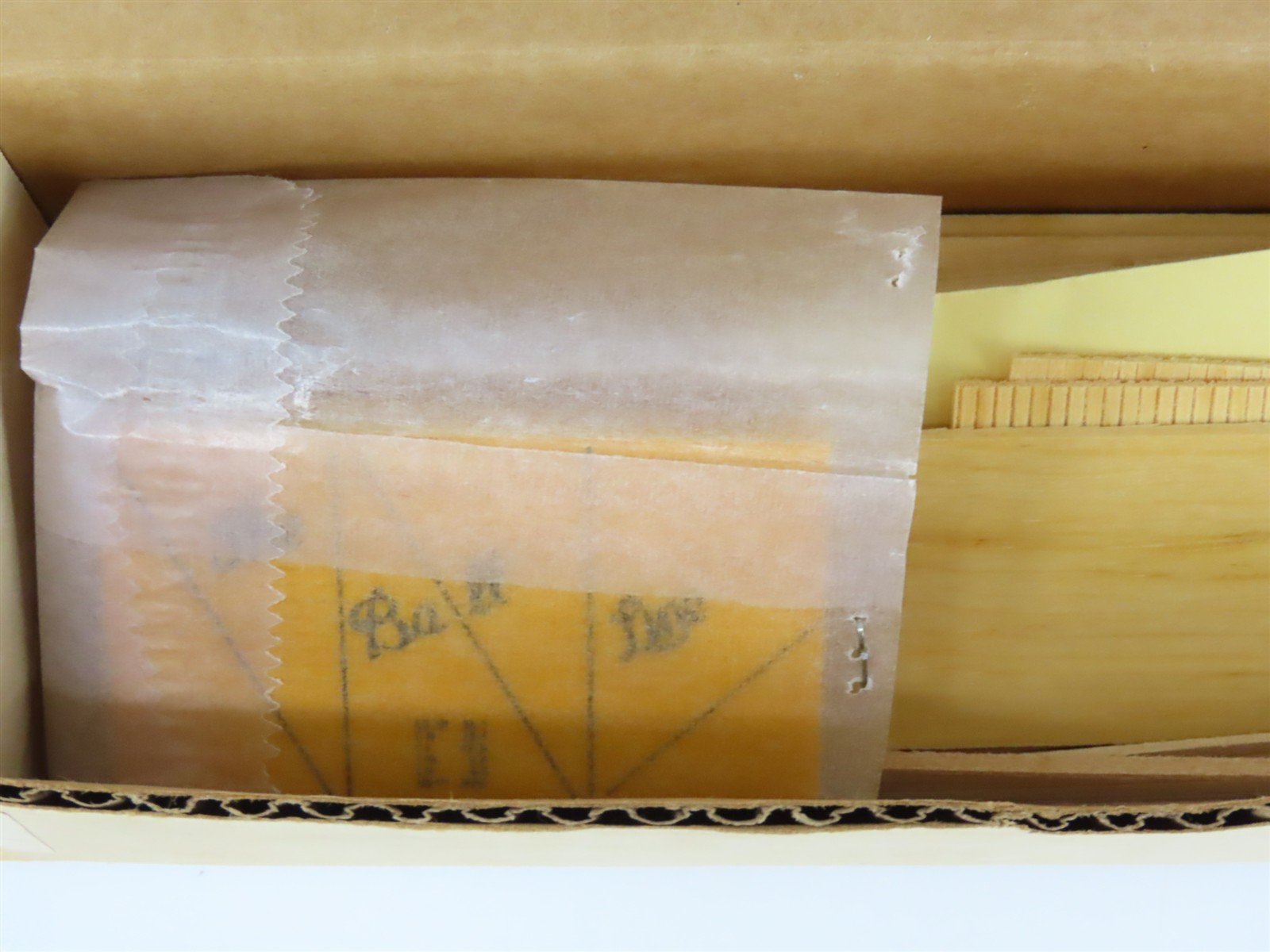HO Scale Main Line Kit BC-50 MWR Muncie & Western Railroad 40' Box Car #1247
