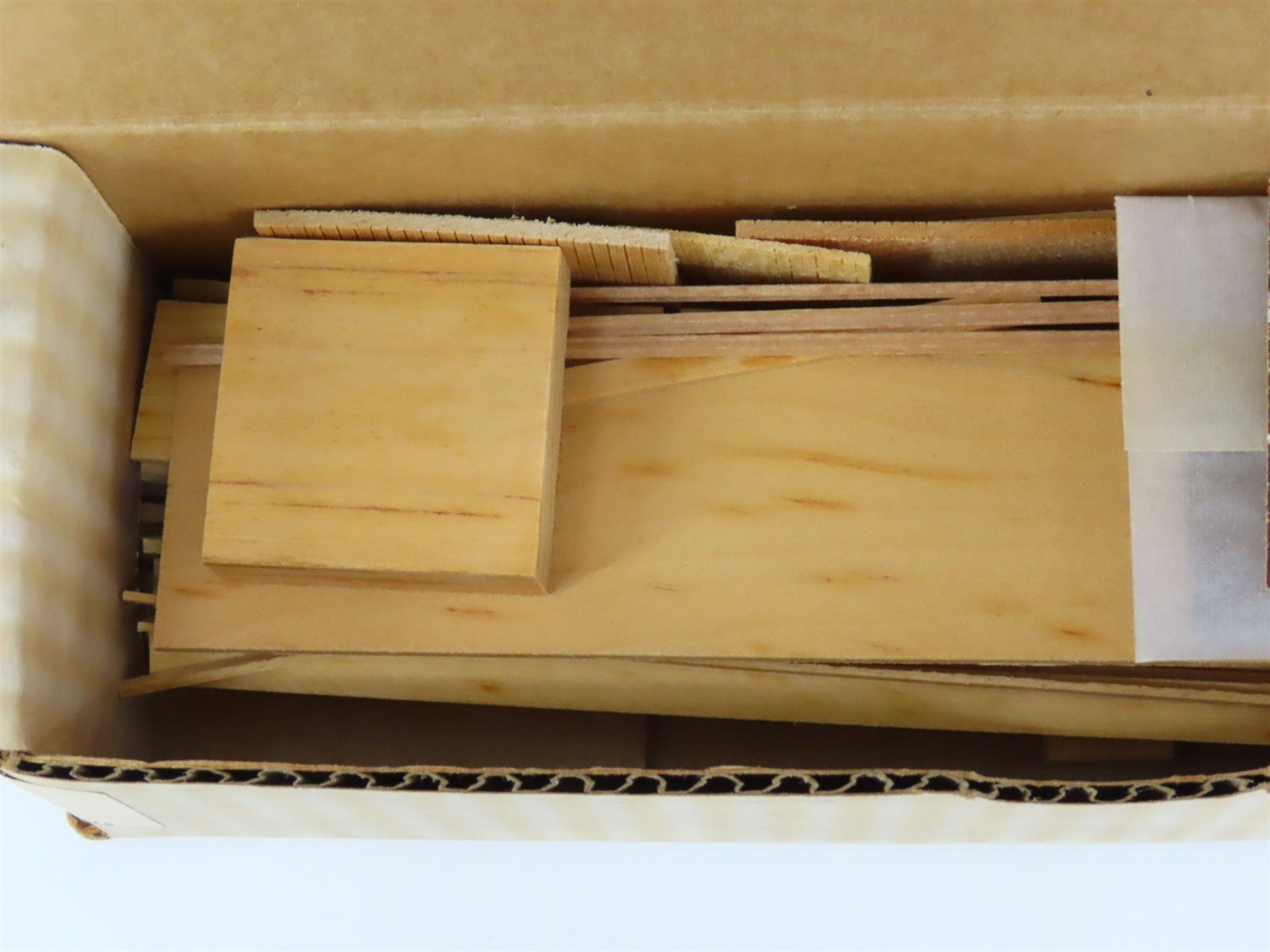 HO Scale Main Line Models Kit BC-10 GTW Grand Trunk Western 50' Box Car #917520
