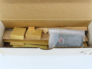 HO Scale Main Line Models Kit XR-4 NP Northern Pacific 50' Express Reefer #2200