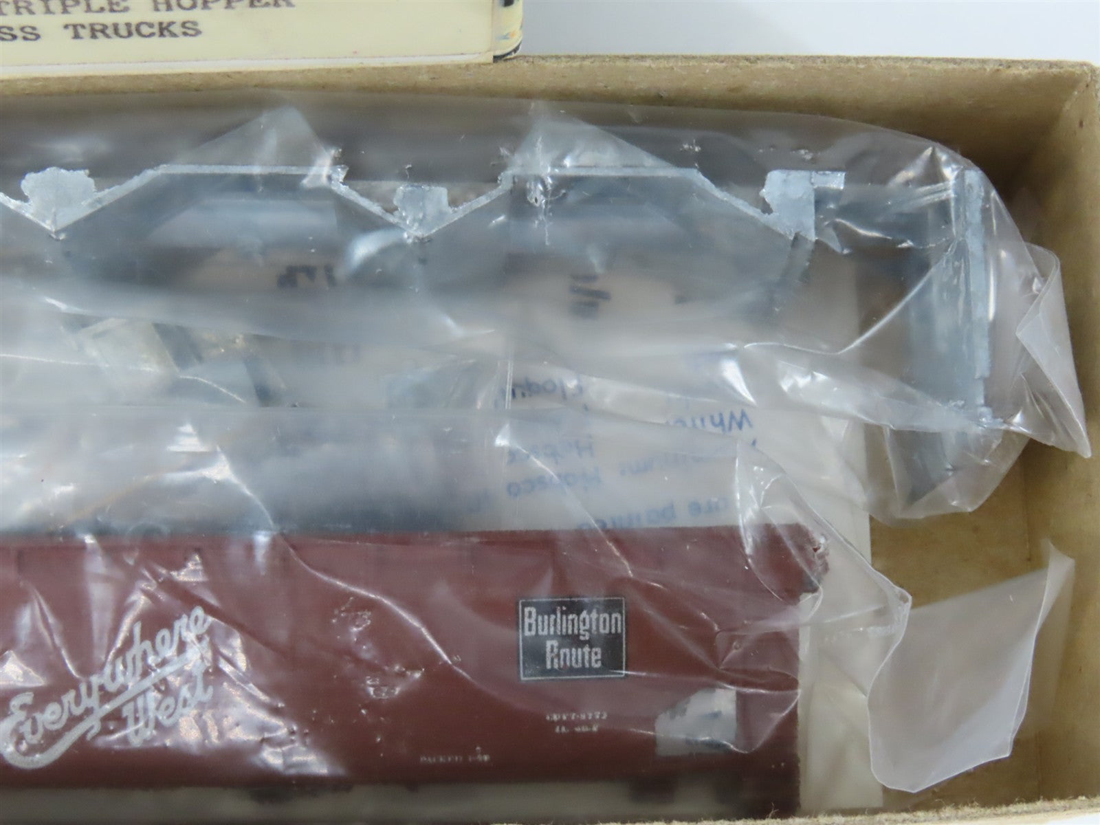 HO Scale Ulrich Kit 931-1003 CB&Q Burlington Route 3-Bay Open Hopper #170184