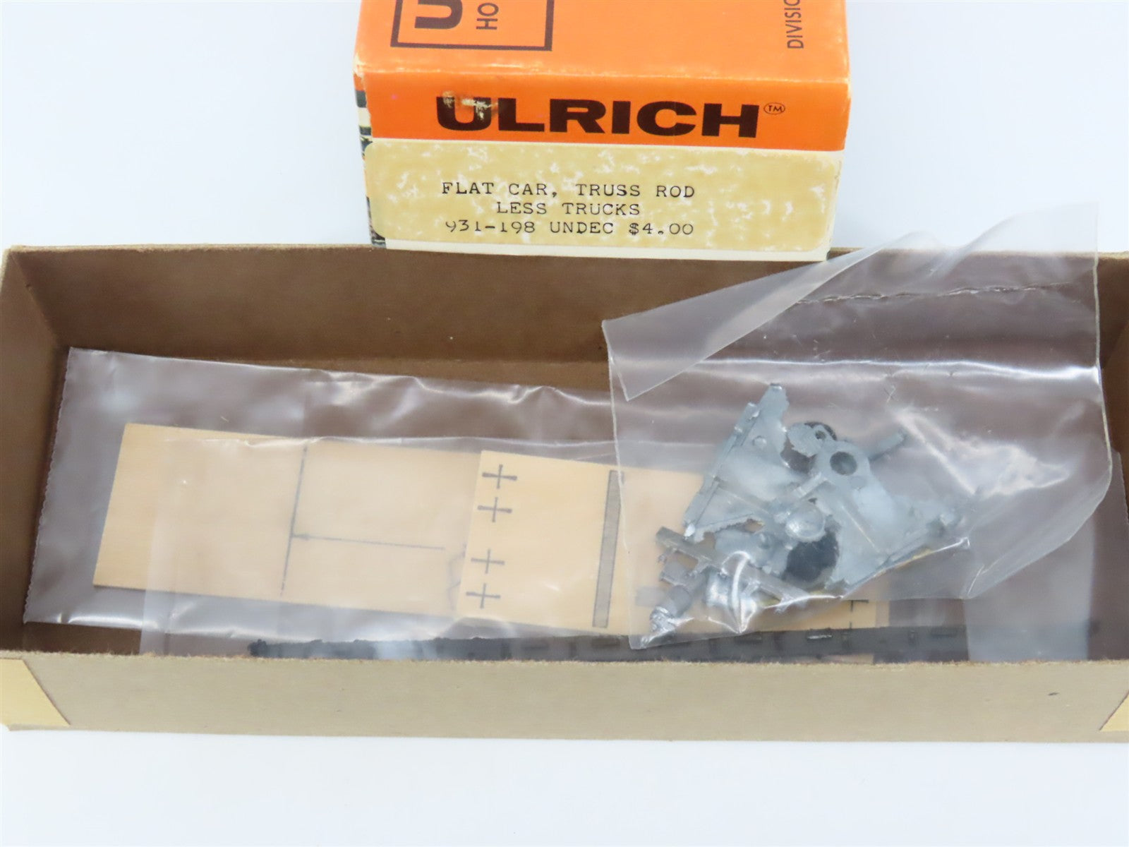 HO Scale Ulrich Kit 931-198 Undecorated Truss Rod Flat Car