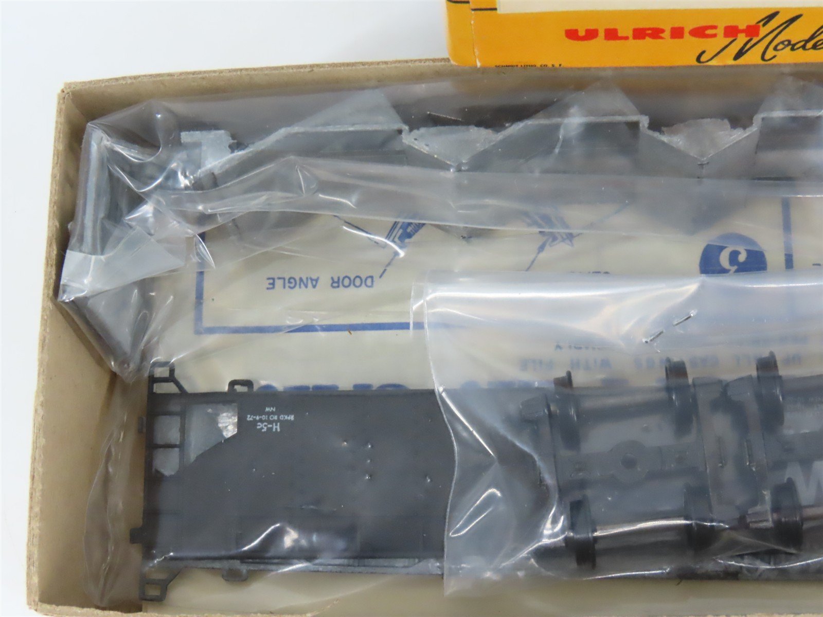 HO Scale Ulrich Kit 100 NW Norfolk & Western Railroad 3-Bay Hopper #101352