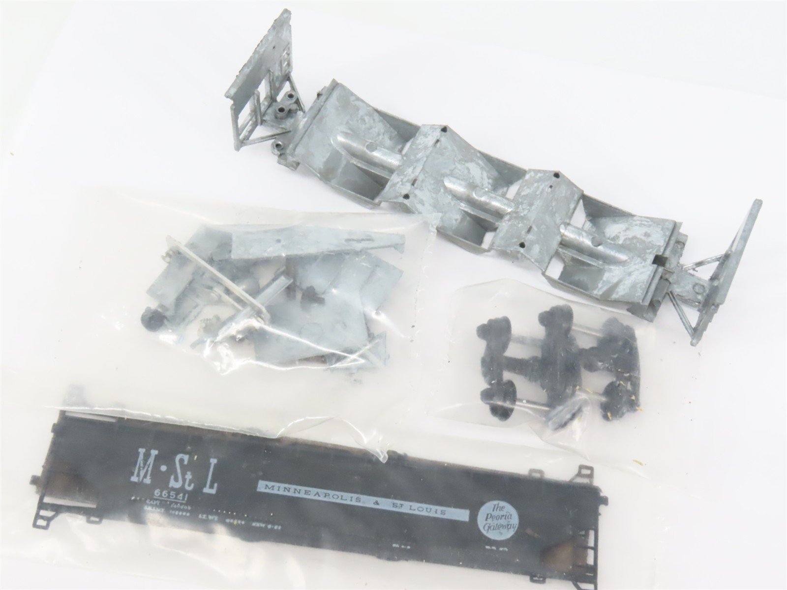 HO Scale Ulrich Kit 106 M&StL Minneapolis & St Louis 3-Bay Hopper #66541