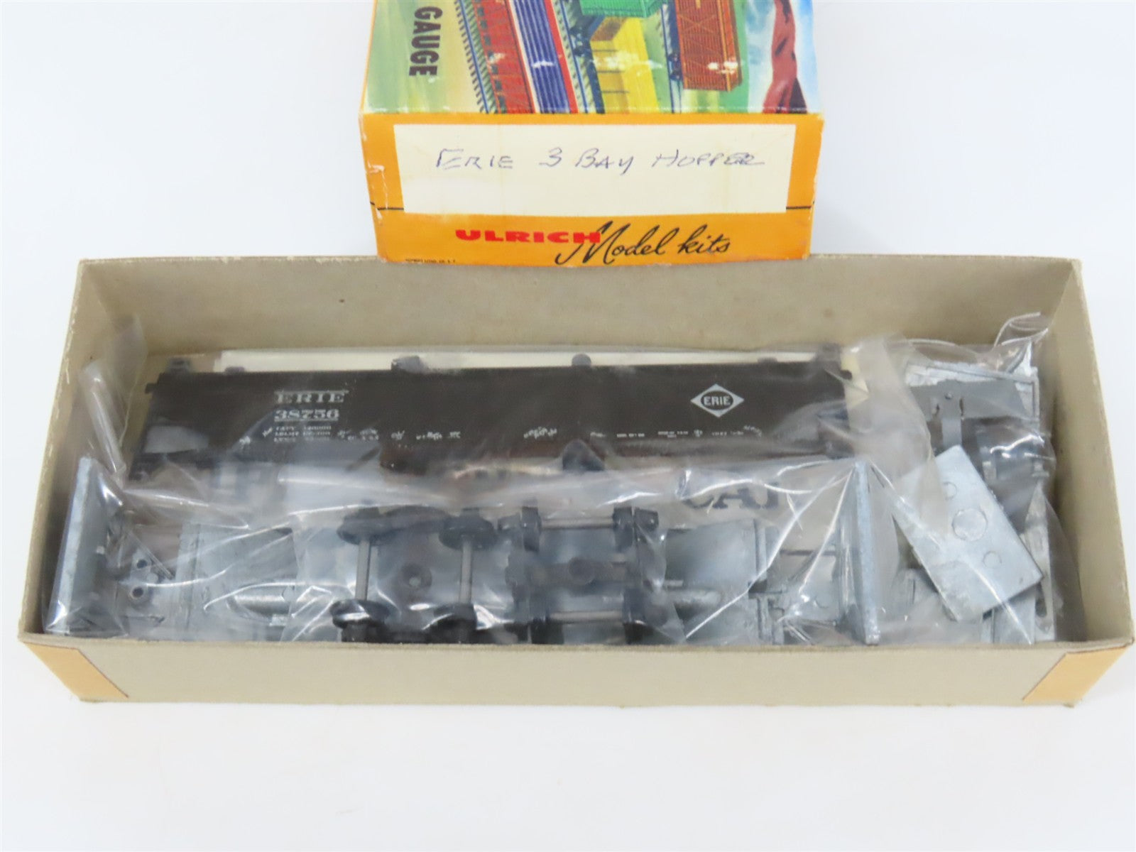 HO Scale Ulrich Kit ERIE Railroad 3-Bay Open Hopper #38756