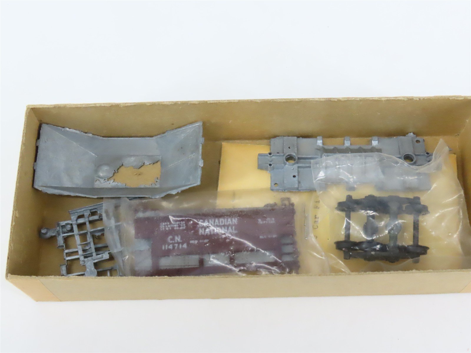 HO Scale Roundhouse Kit CN Canadian National Railway Ore Car #114714